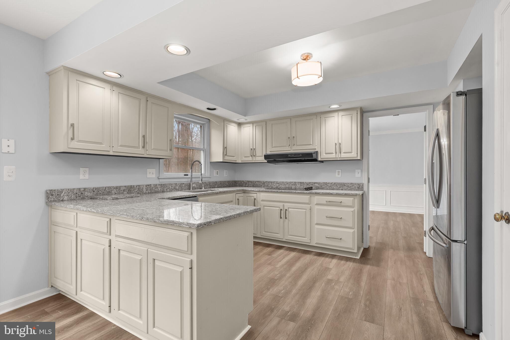 MANOR WOODS - Residential