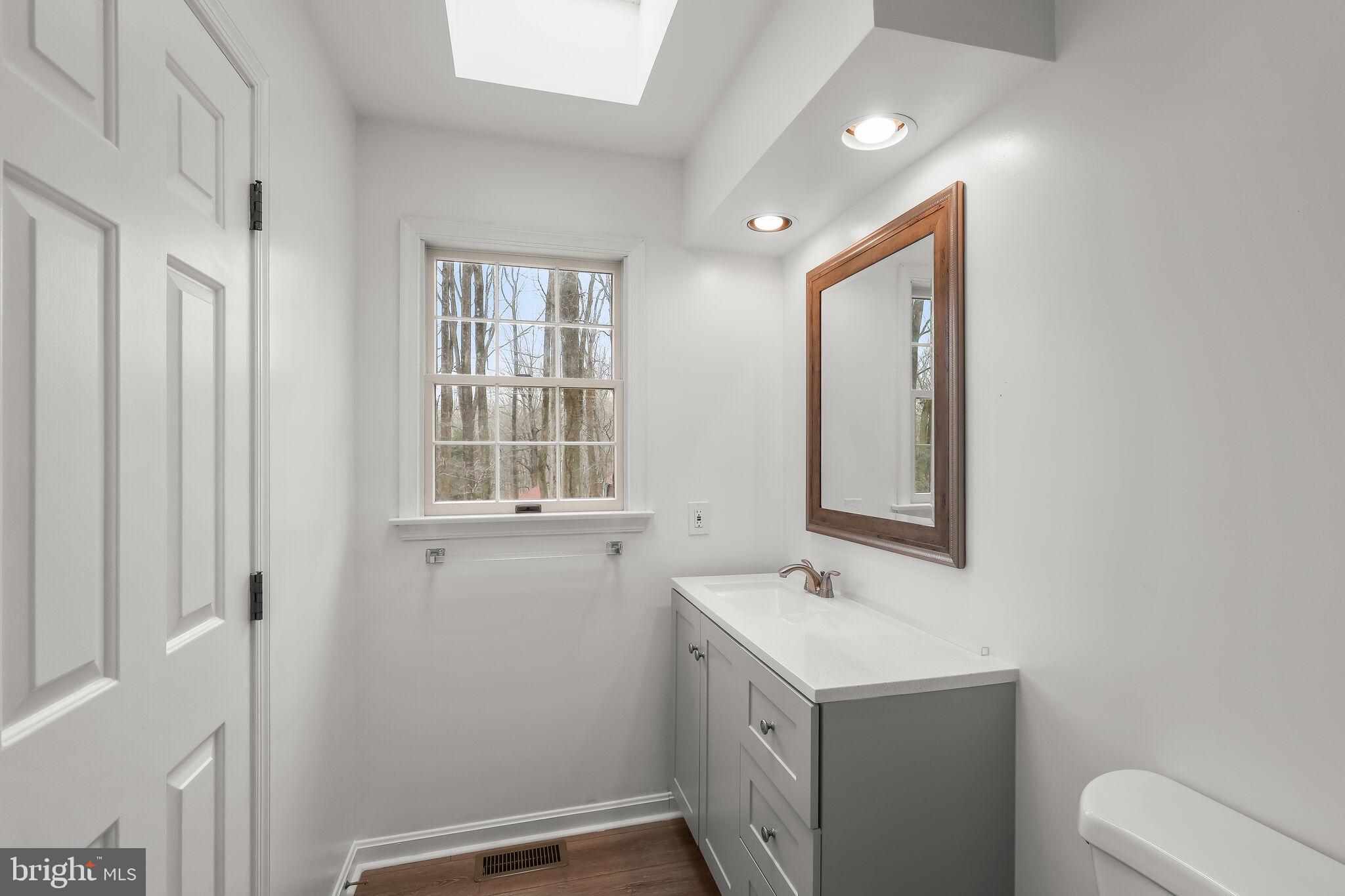 MANOR WOODS - Residential