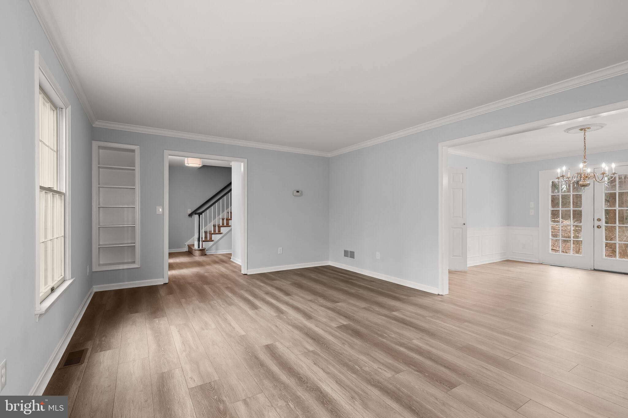 MANOR WOODS - Residential