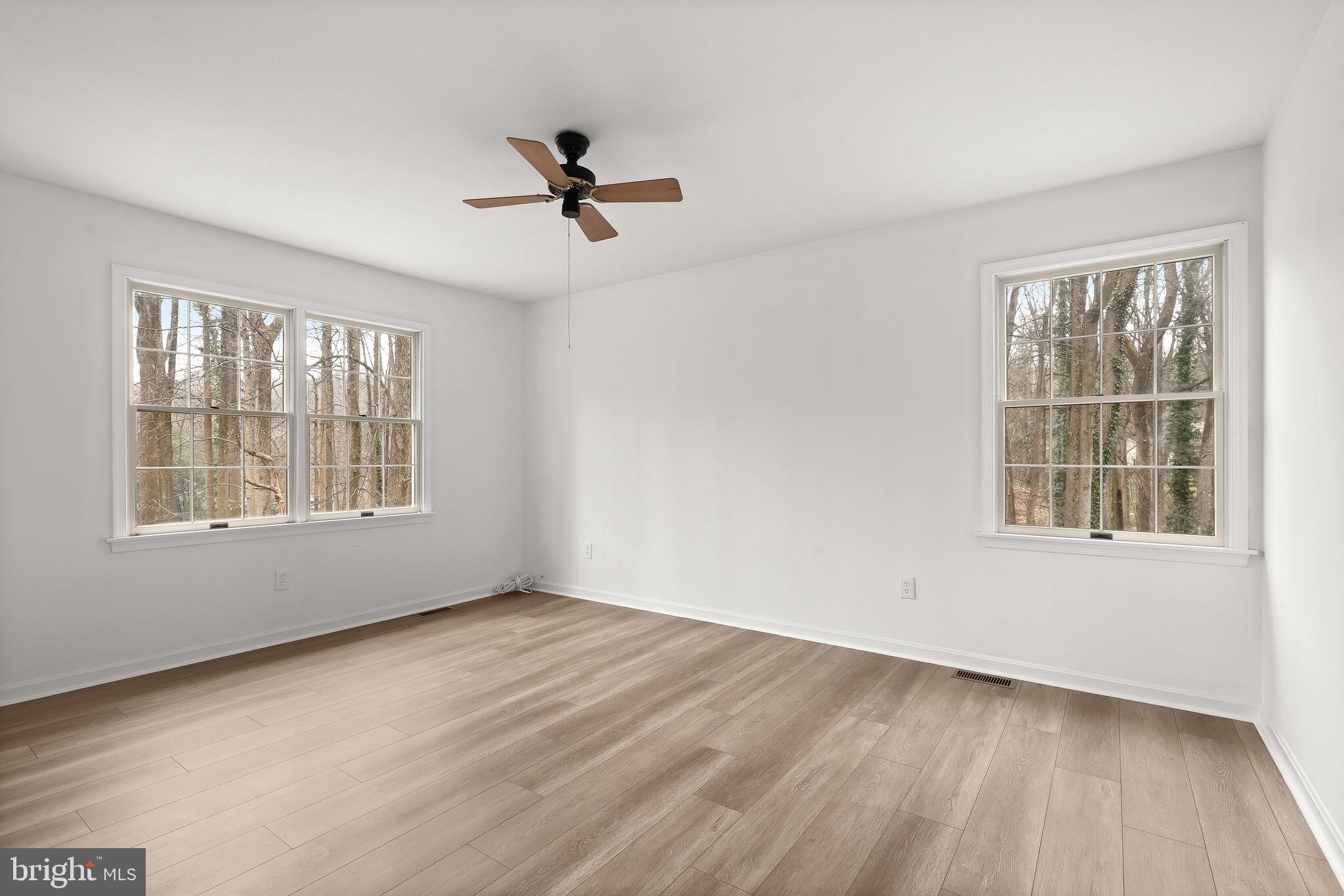 MANOR WOODS - Residential