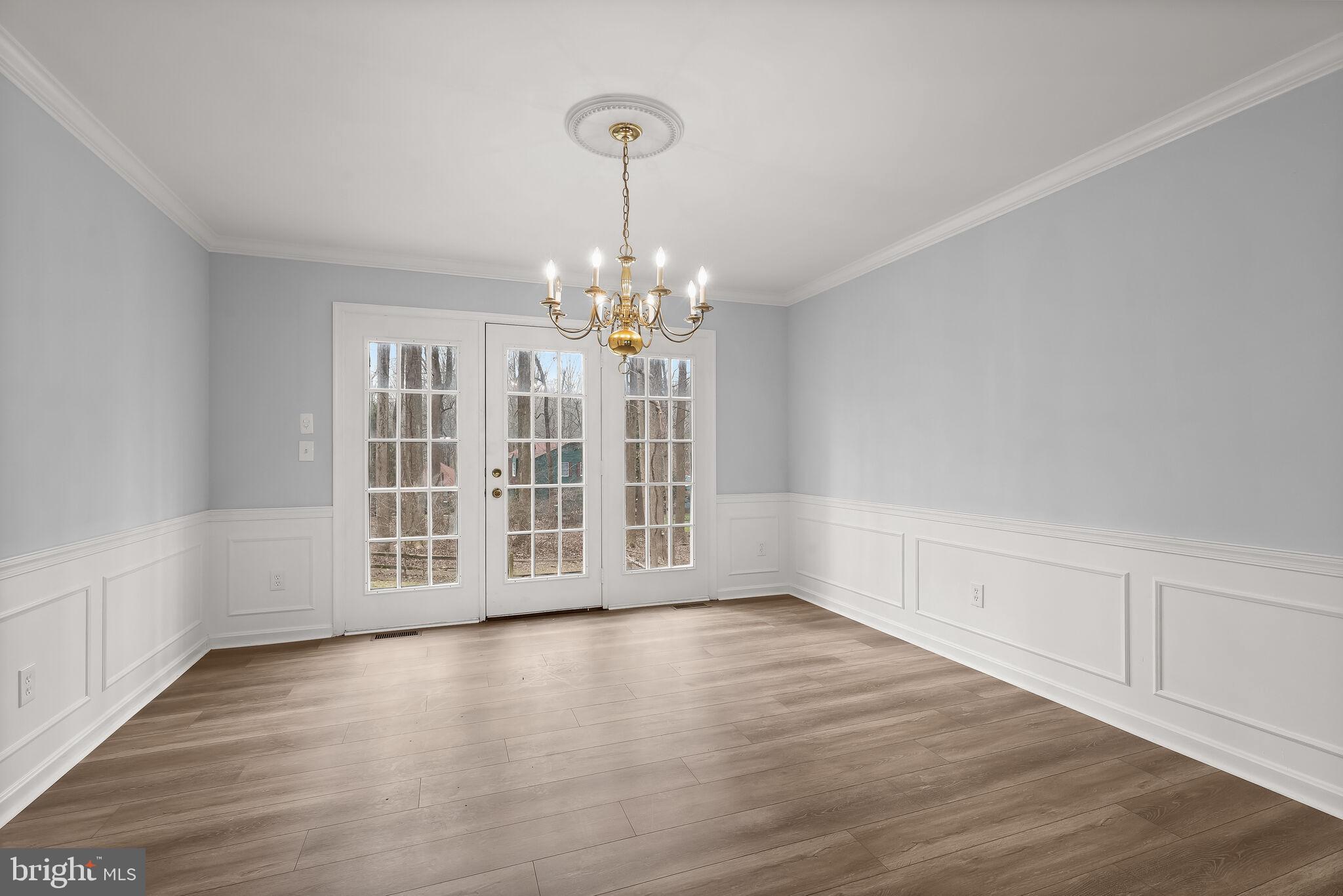 MANOR WOODS - Residential