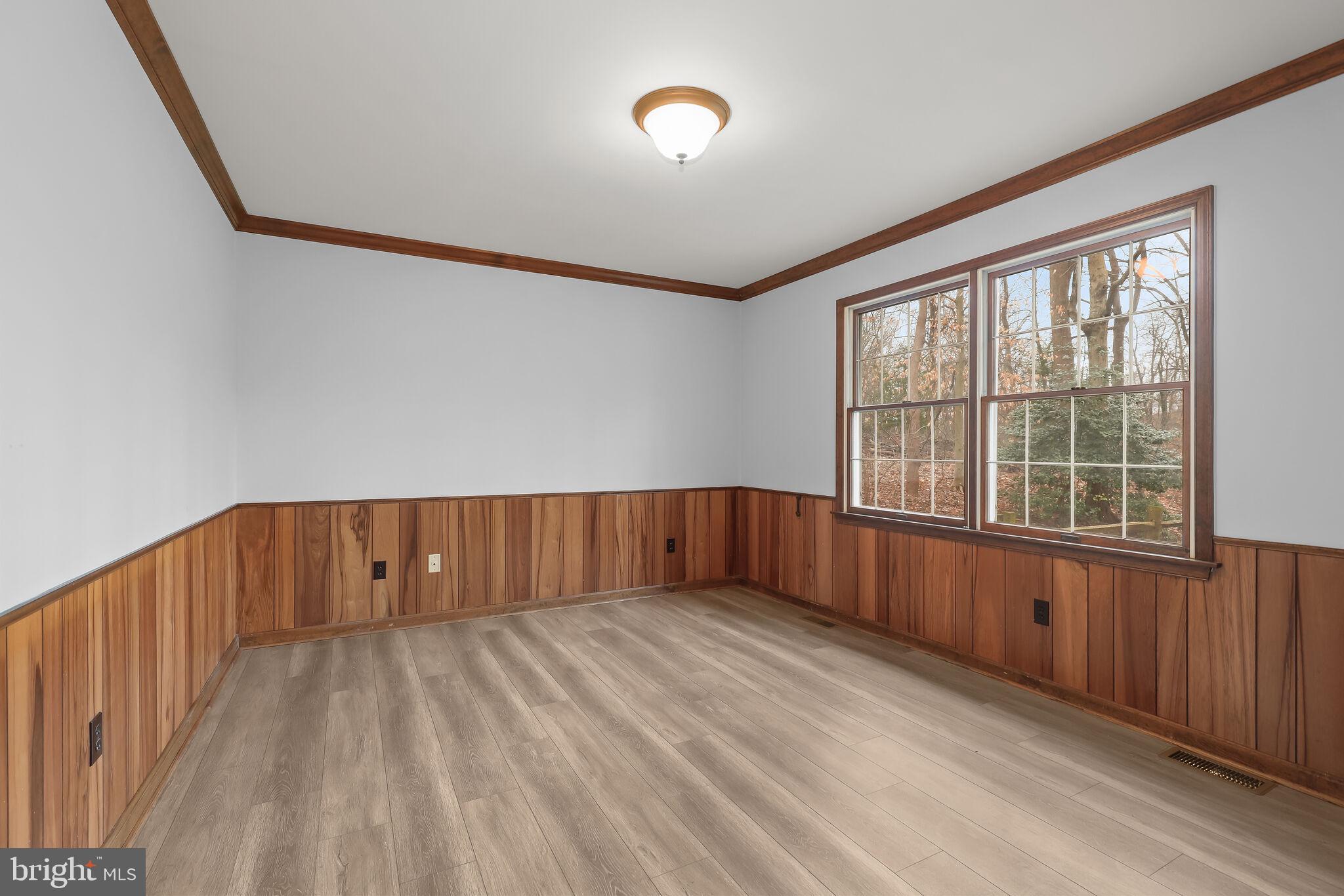 MANOR WOODS - Residential