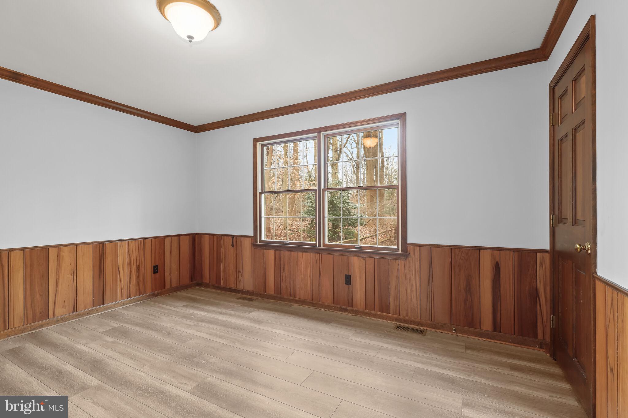 MANOR WOODS - Residential