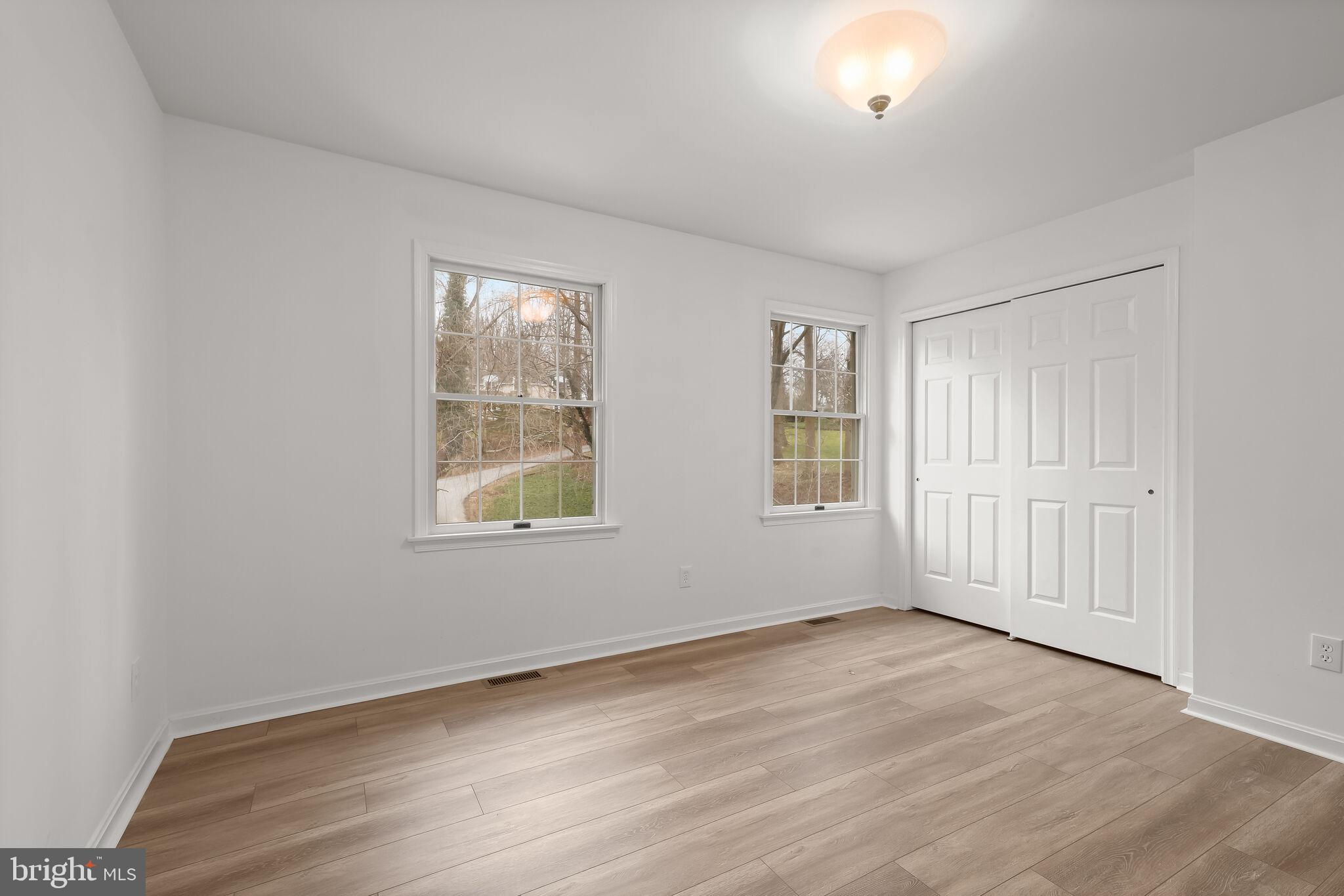 MANOR WOODS - Residential