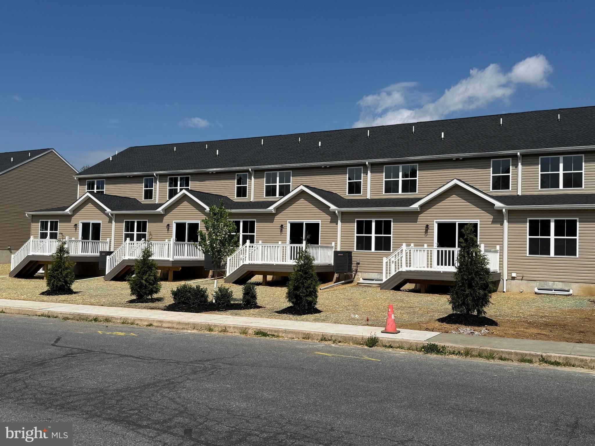 HAWKSTONE VILLAGE - Residential