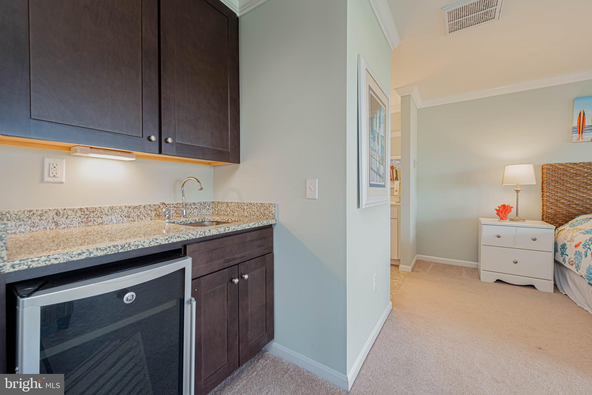 BAYVILLE SHORES - Residential