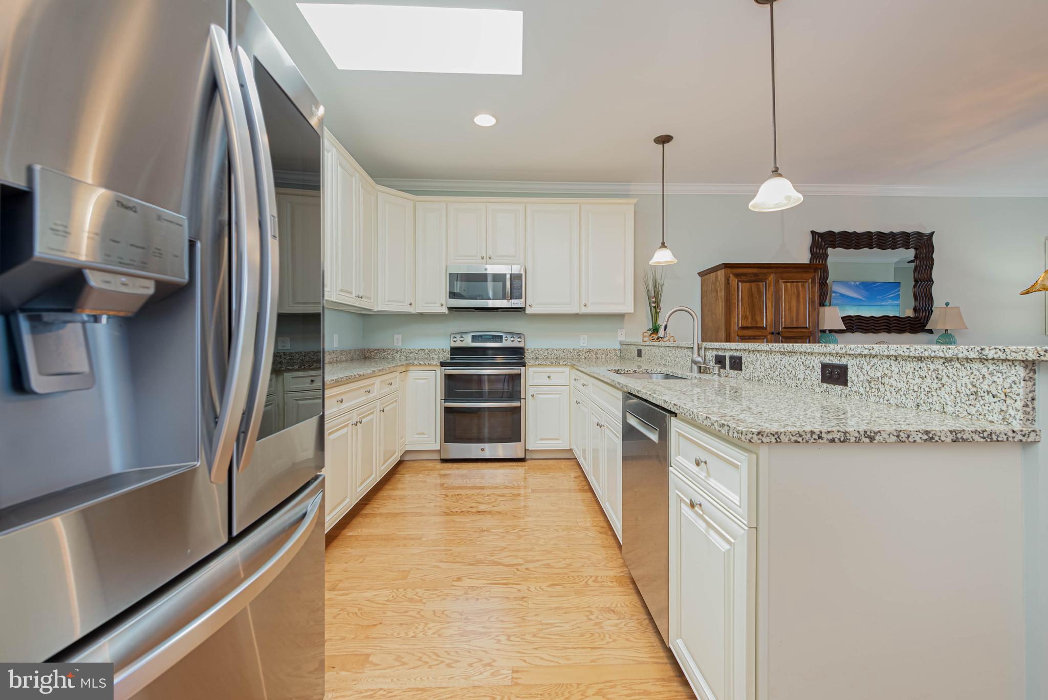 BAYVILLE SHORES - Residential