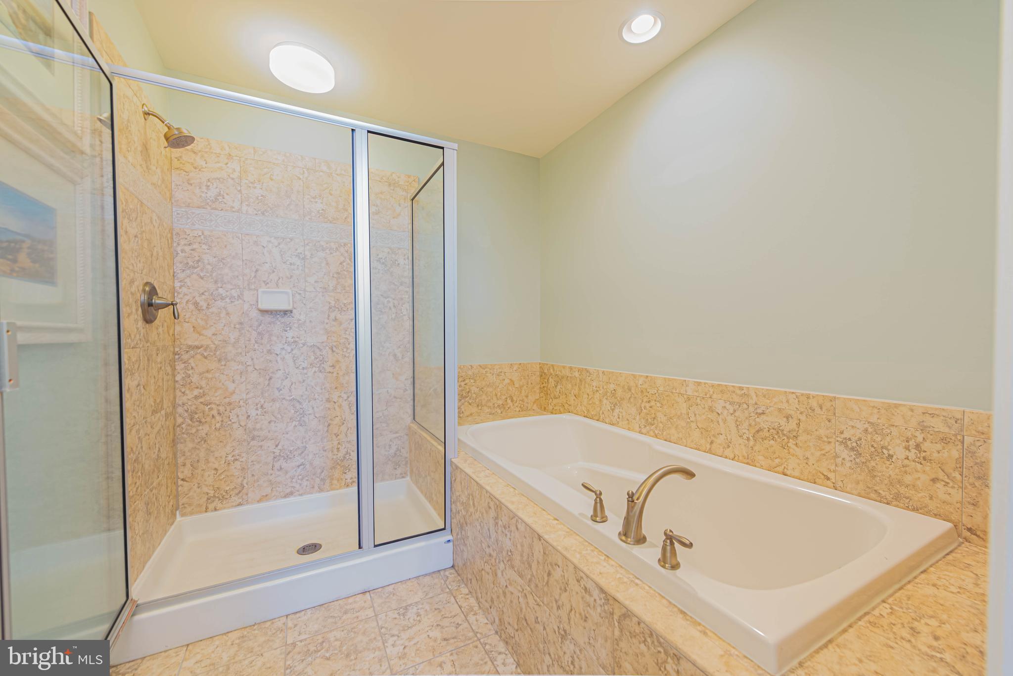 BAYVILLE SHORES - Residential