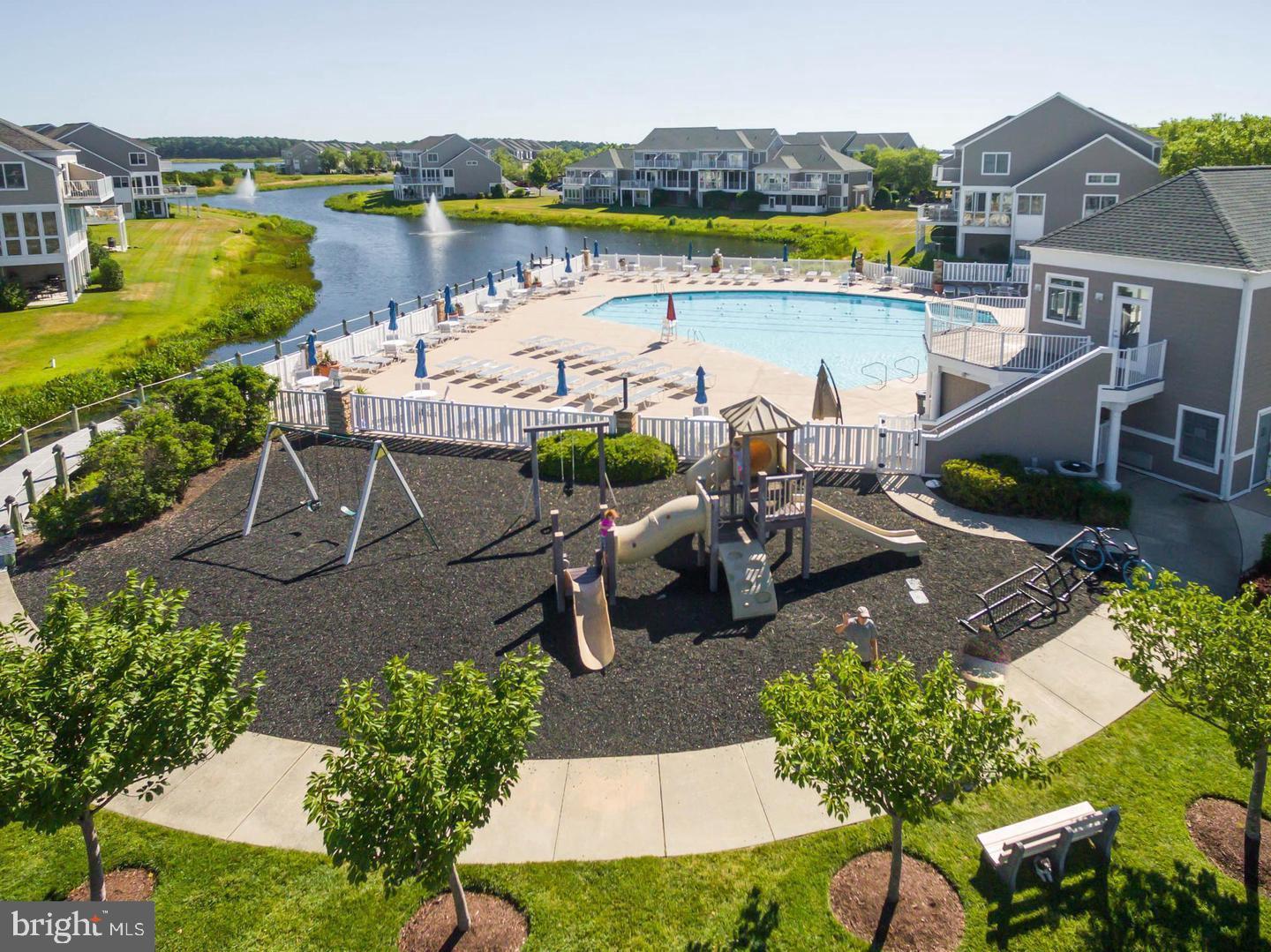 BAYVILLE SHORES - Residential