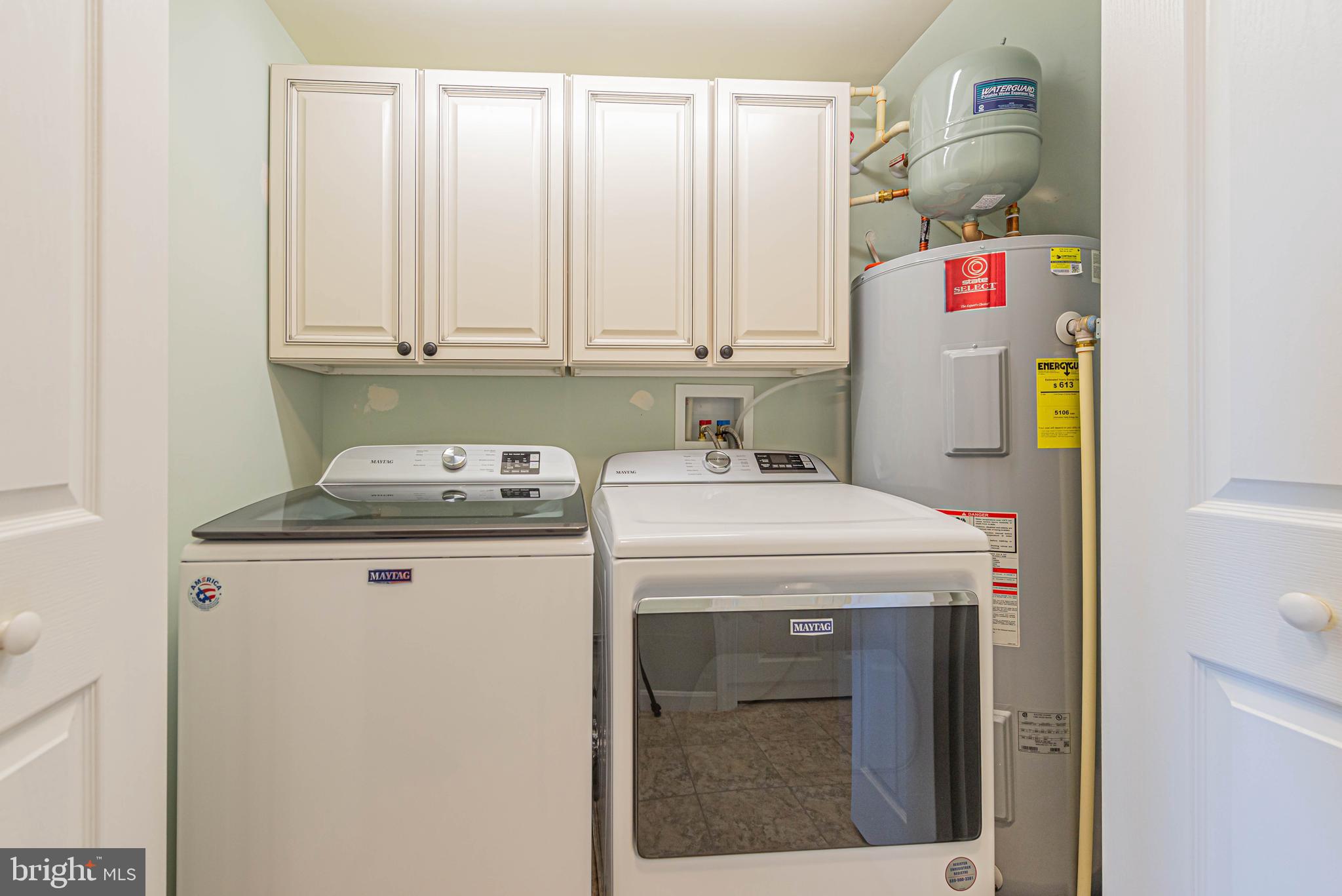 BAYVILLE SHORES - Residential