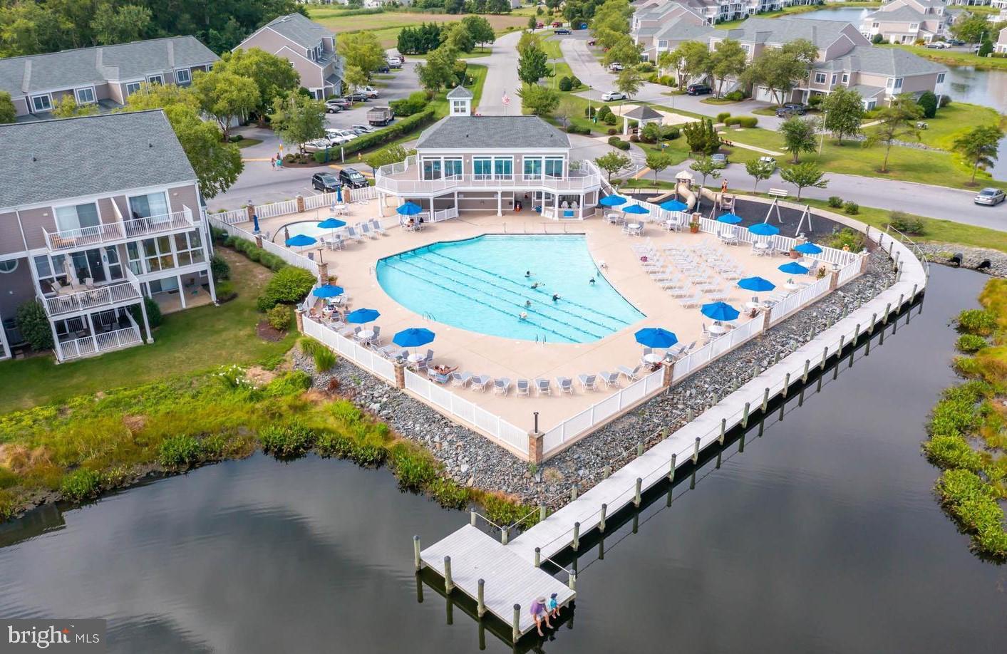 BAYVILLE SHORES - Residential