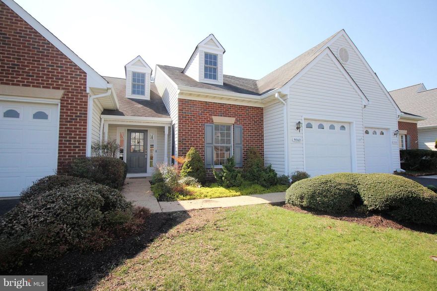 Here it is, beautiful and spacious one-level living with an open floorplan. Bright with vaulted ceilings, hardwood floors, newly tiled bathrooms, large master bedroom w/two walk-in closets, luxury master bath w/ soaking tub and separate shower, one car garage, fully fenced yard, sunroom with gas fireplace, year round glass room that leads to a perfectly stamped concrete patio to enjoy the outdoors