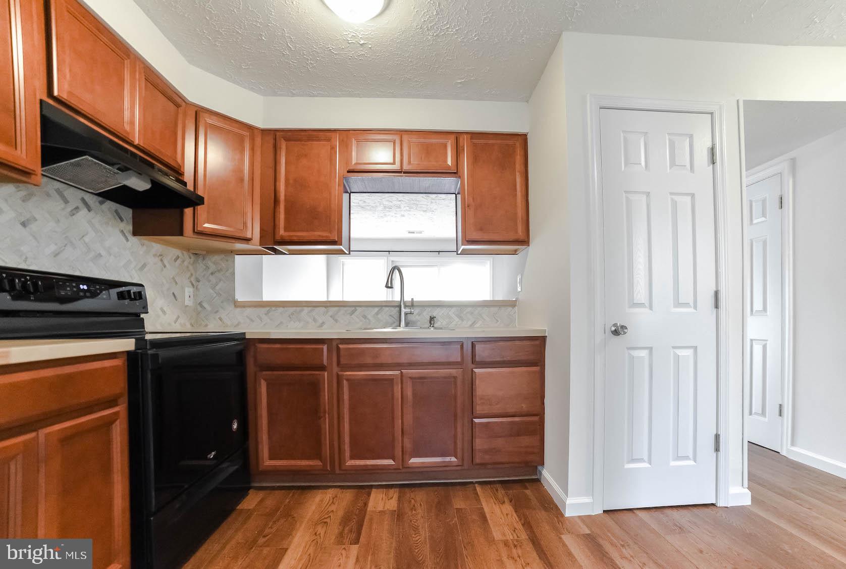 HUNTINGTON NEIGHBORHOOD - Residential