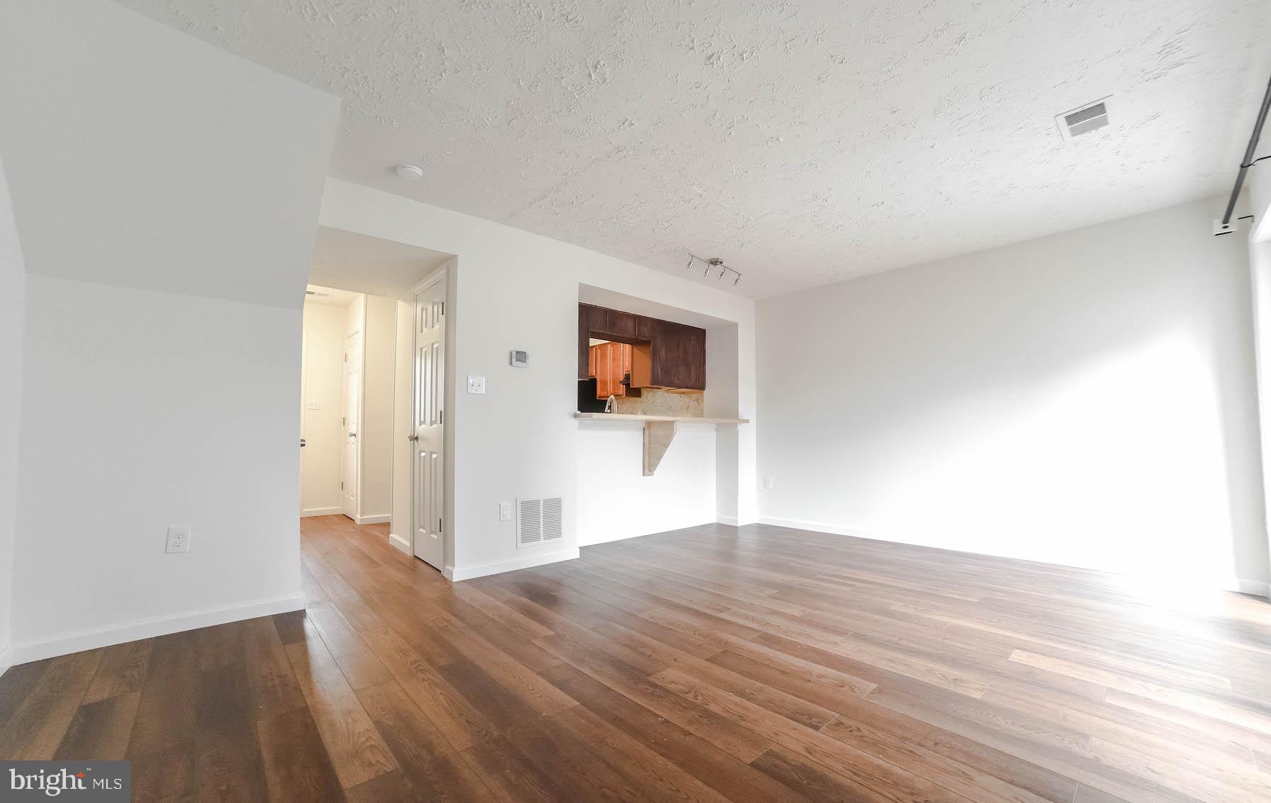 HUNTINGTON NEIGHBORHOOD - Residential