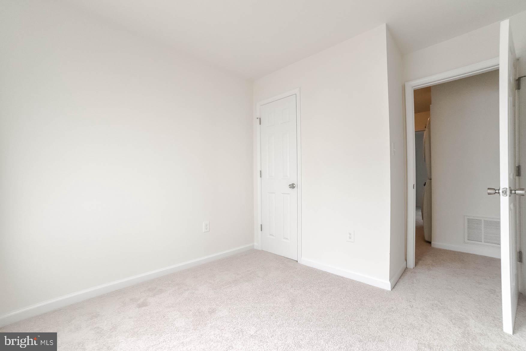 HUNTINGTON NEIGHBORHOOD - Residential