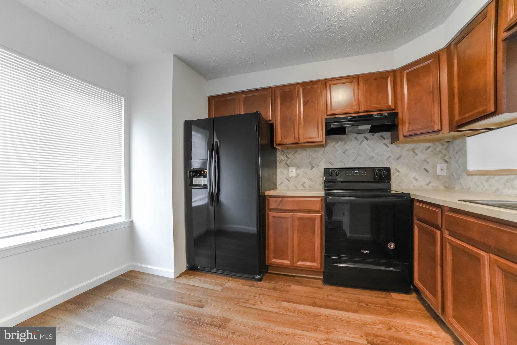 HUNTINGTON NEIGHBORHOOD - Residential