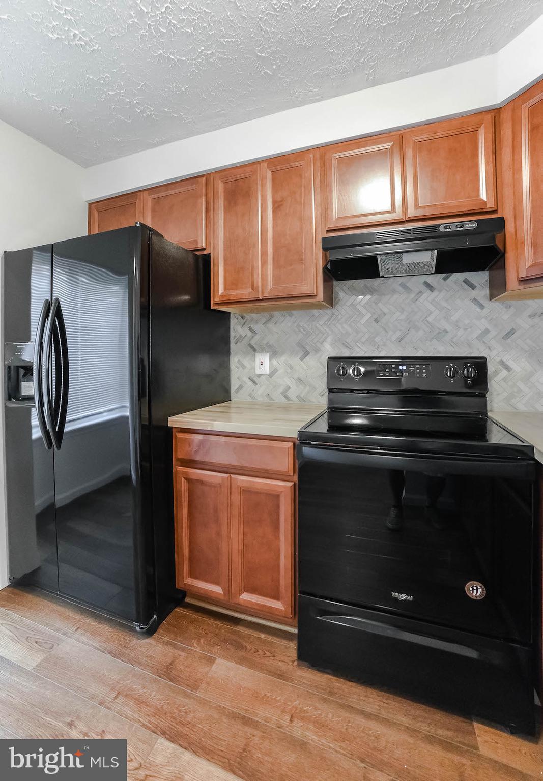 HUNTINGTON NEIGHBORHOOD - Residential