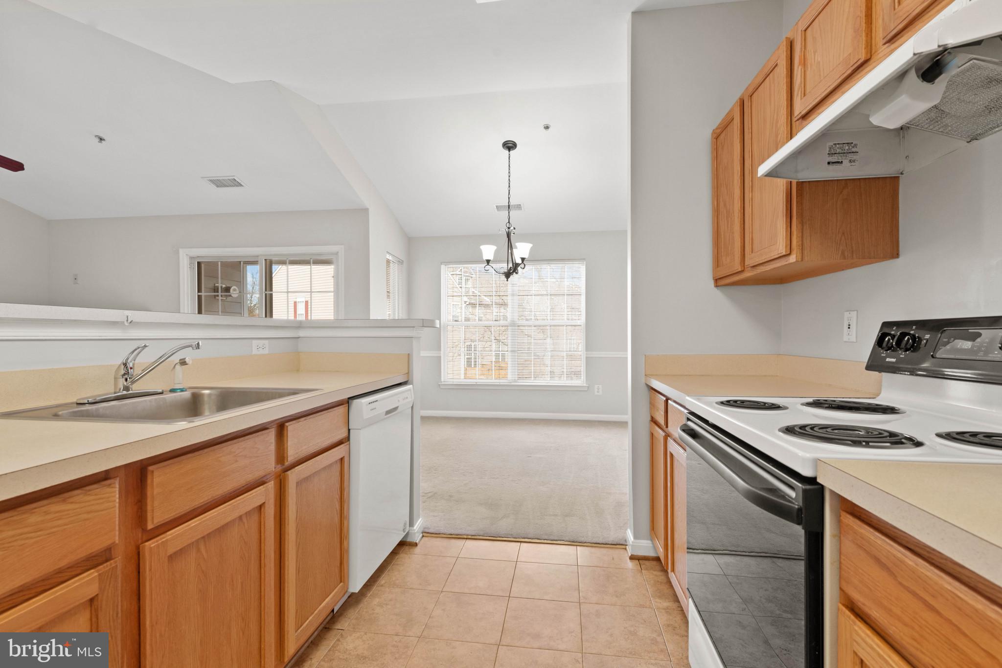 SCOTTS CROSSING - Residential Lease