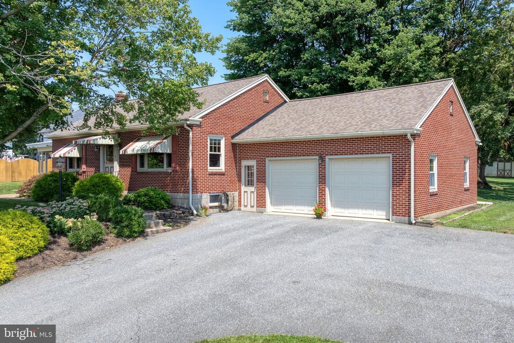Photo of 3 Newswanger Road, LANCASTER, PA 17603 (MLS # PALA2074198)