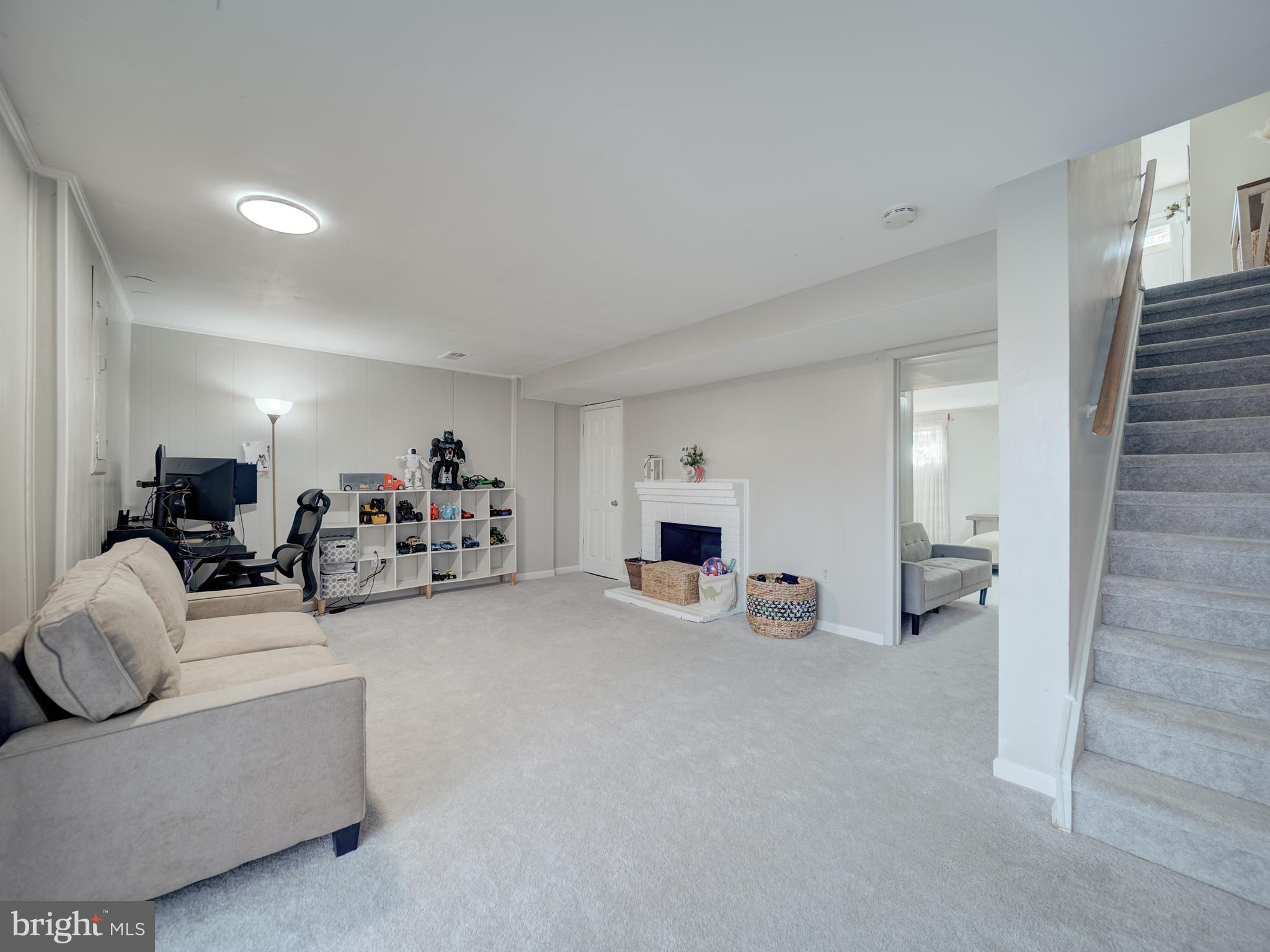 DALE CITY - Residential