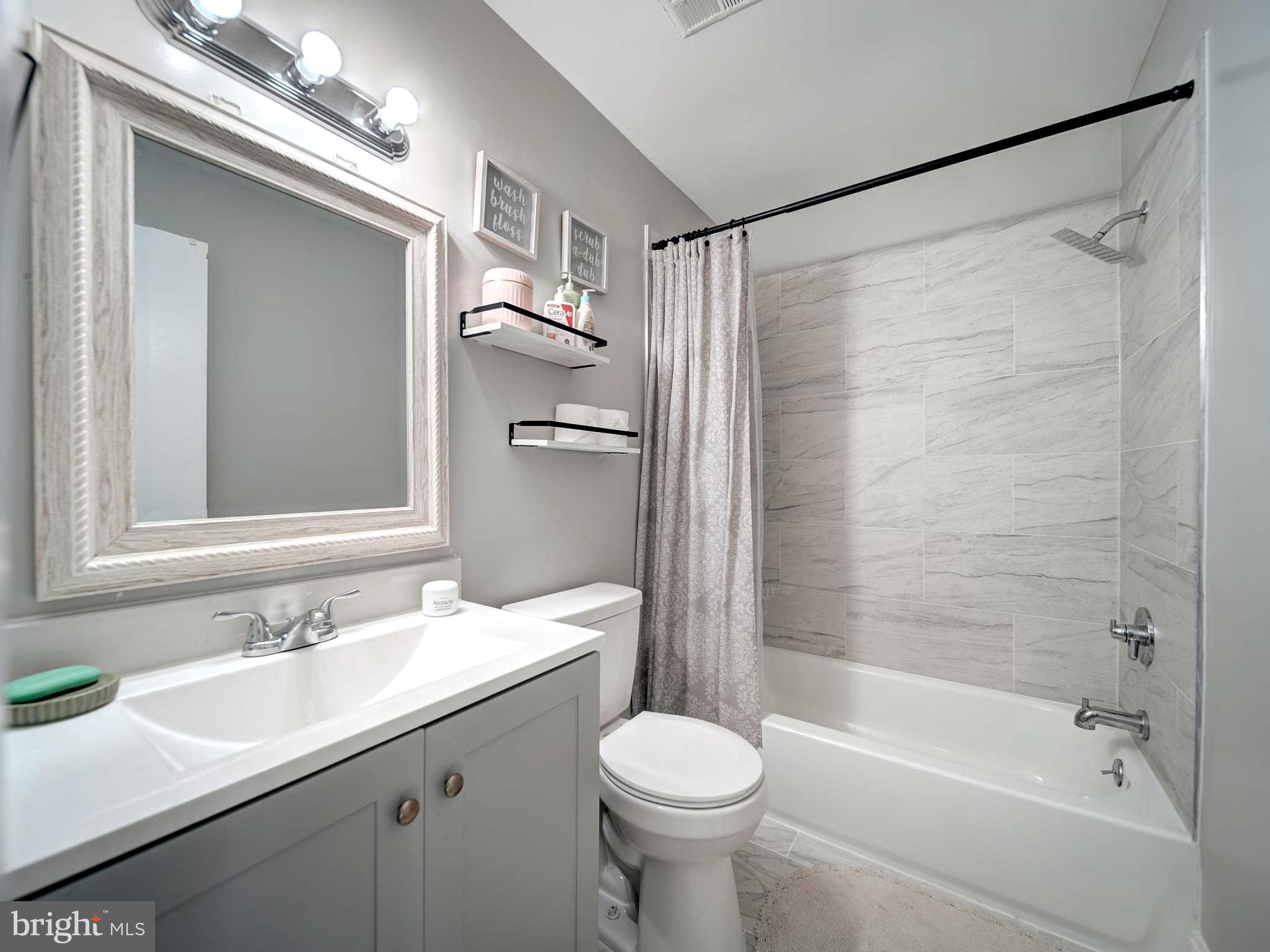 DALE CITY - Residential