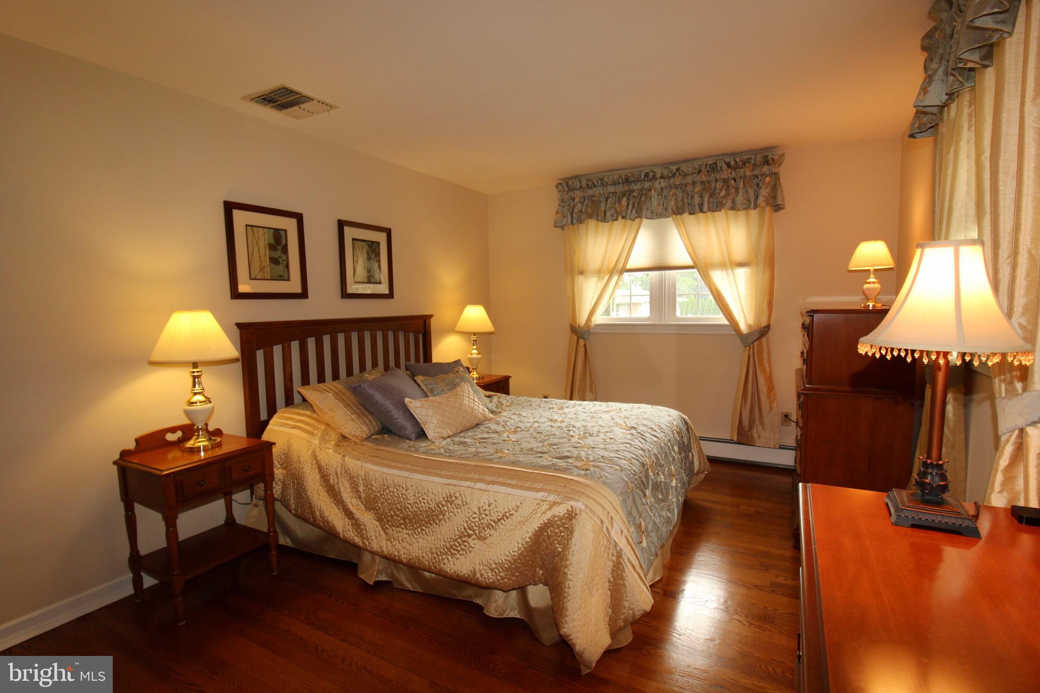 MAPLE SPRINGS ACRES - Residential