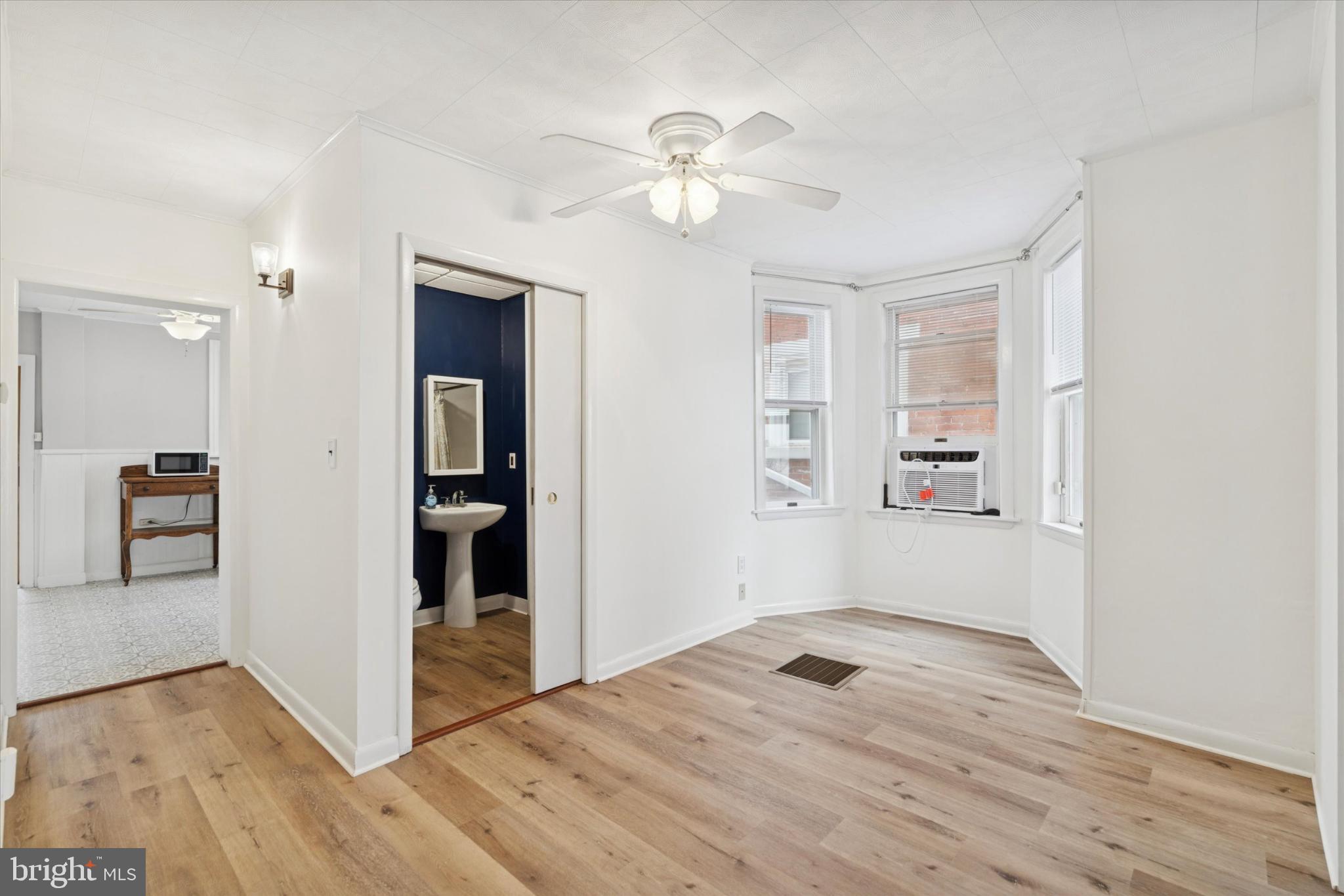 ROWLAND PARK - Residential Lease