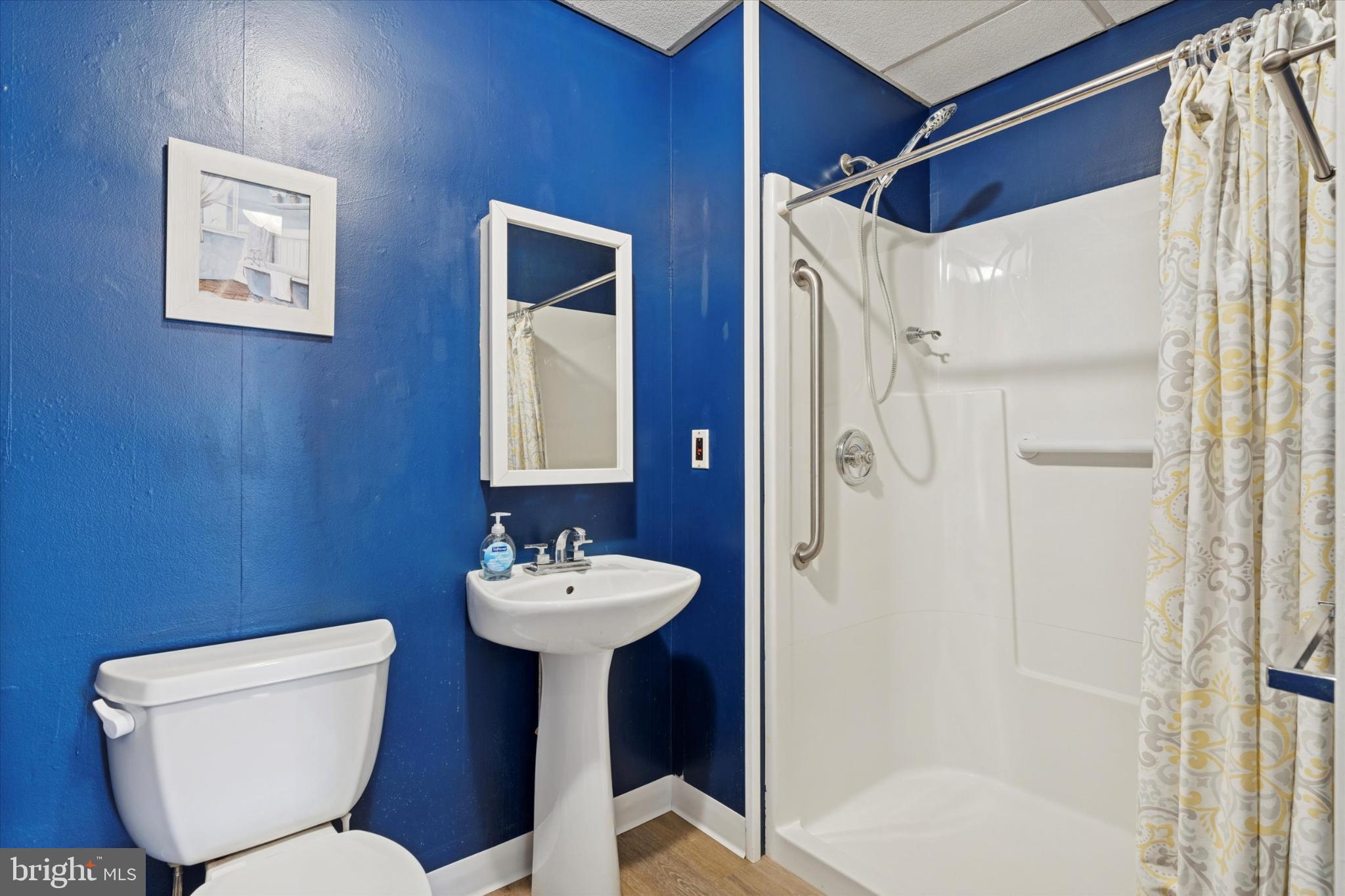 ROWLAND PARK - Residential Lease