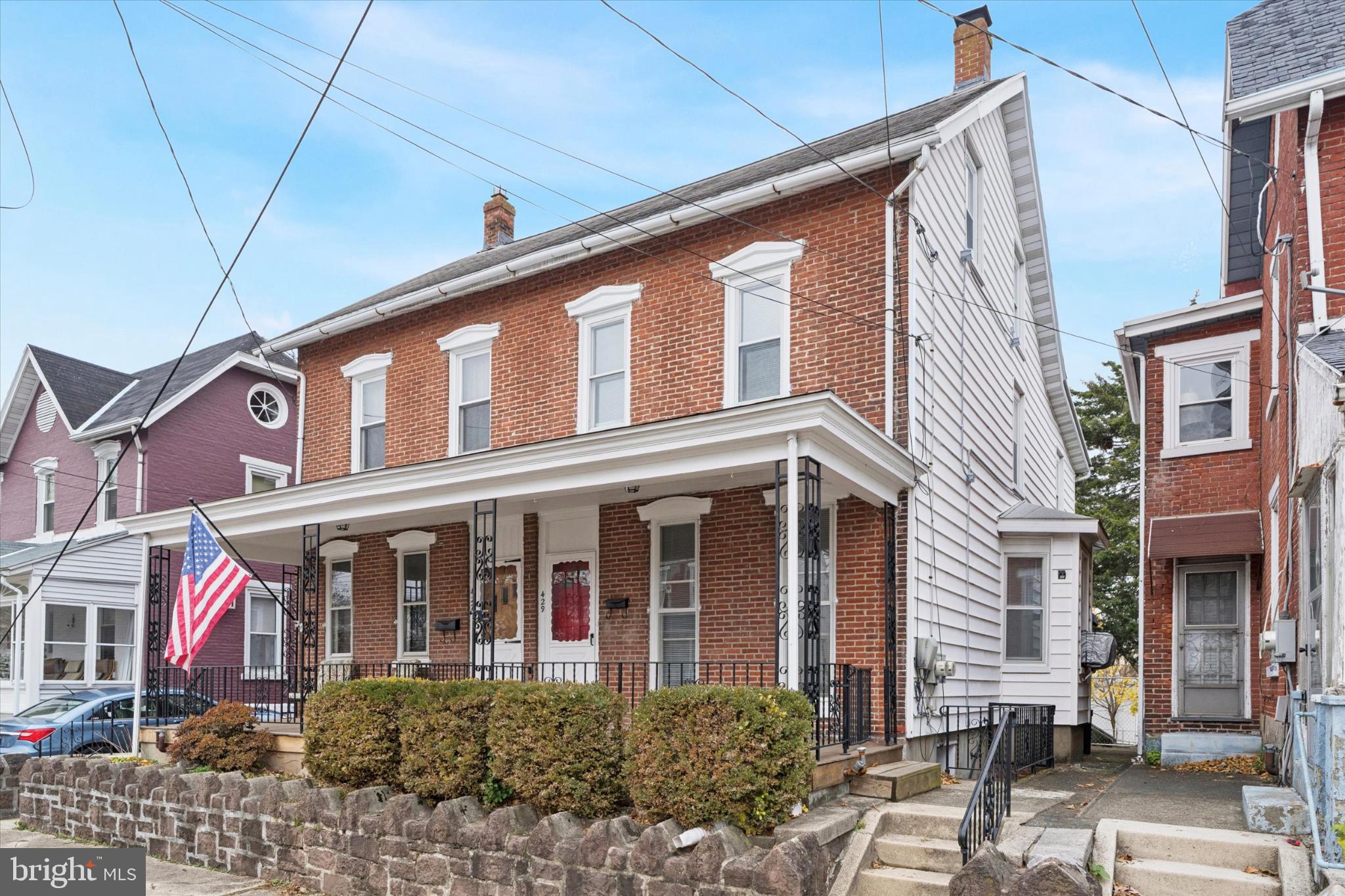 ROWLAND PARK - Residential Lease