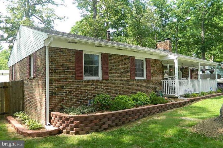 Short sale w/ one mortgage. Home shows well, updated kitchen, nice level lot, just minutes outside of the hustle & bustle of Waldorf but close enough for convenience and commuting . Buyers Title, Jason faherty to do closing Call L/A with questions.