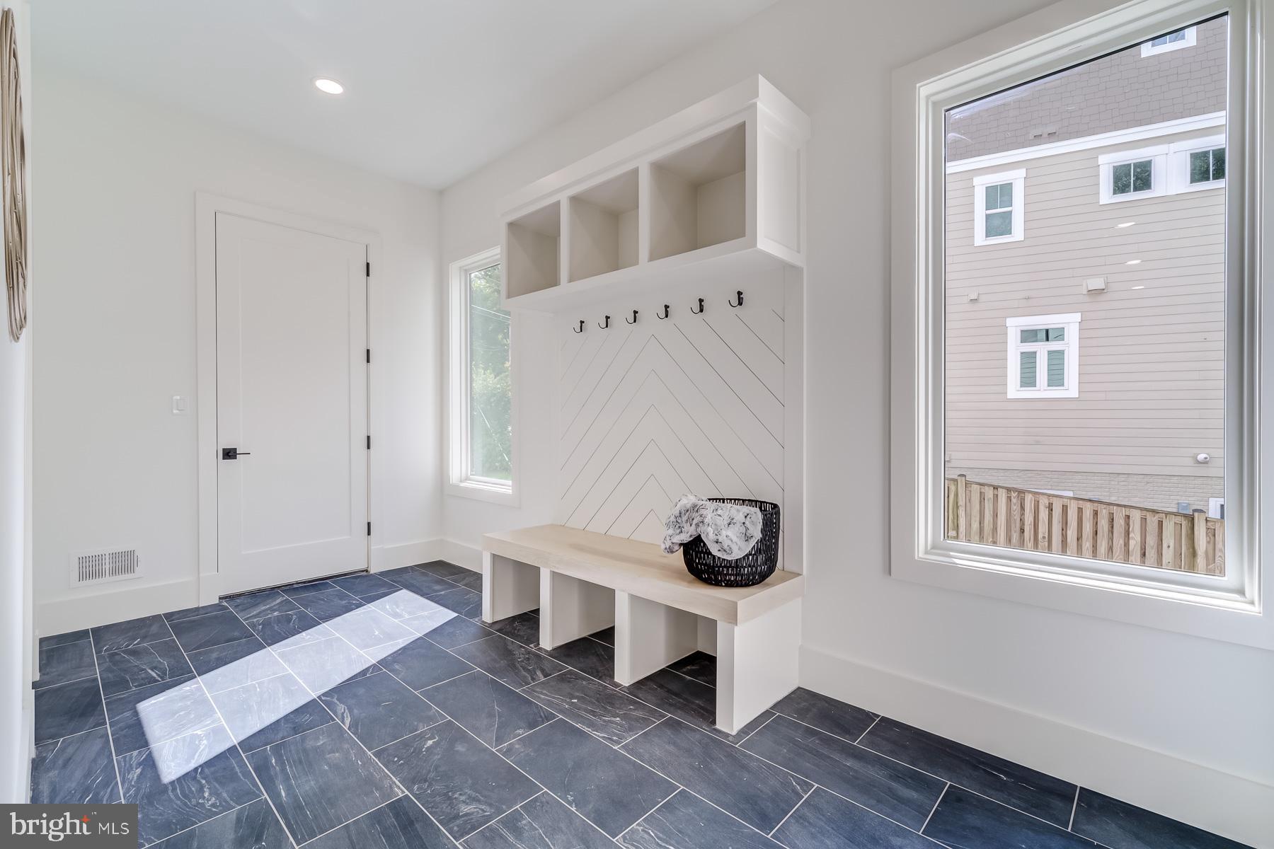 VIENNA WOODS - Residential