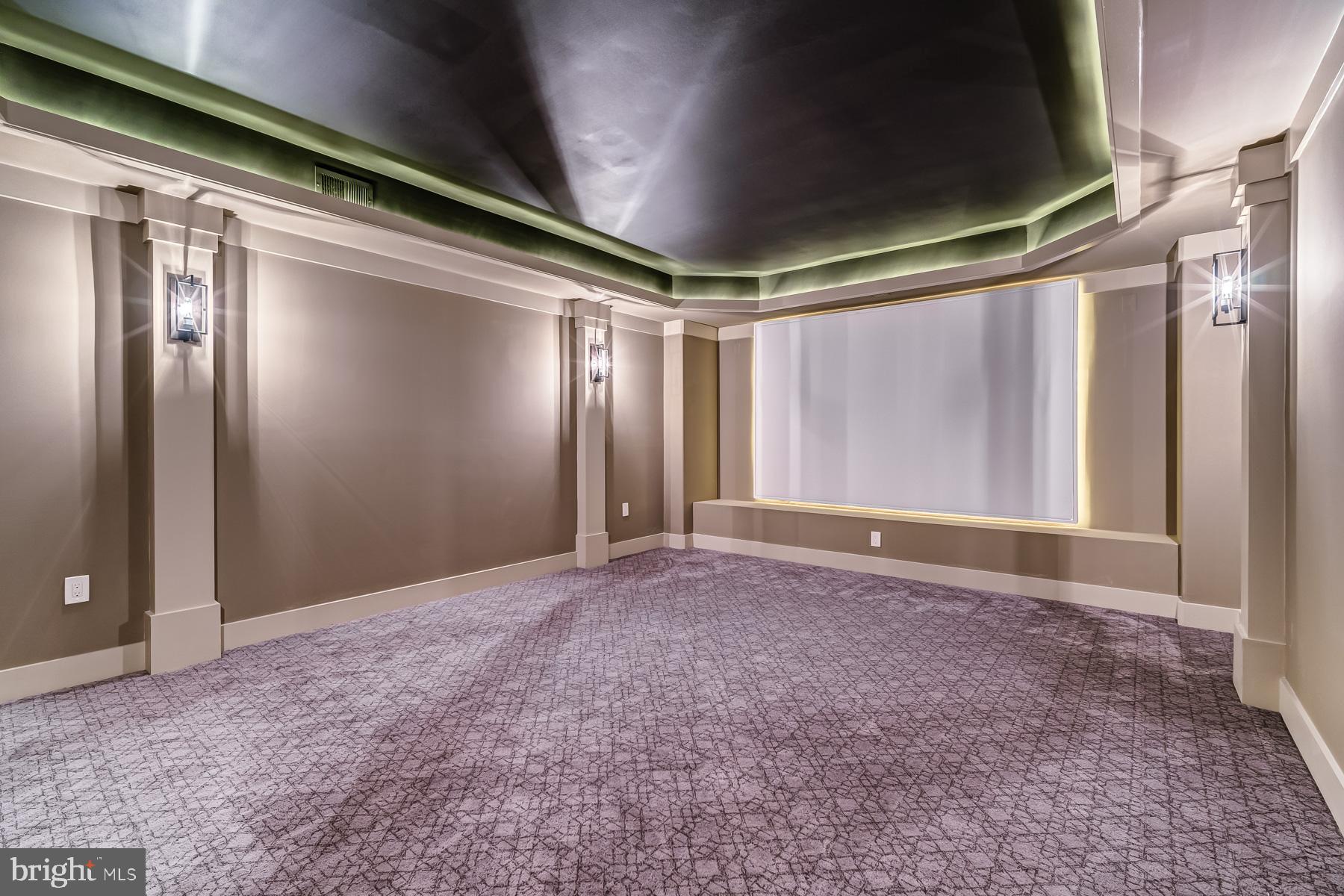 VIENNA WOODS - Residential