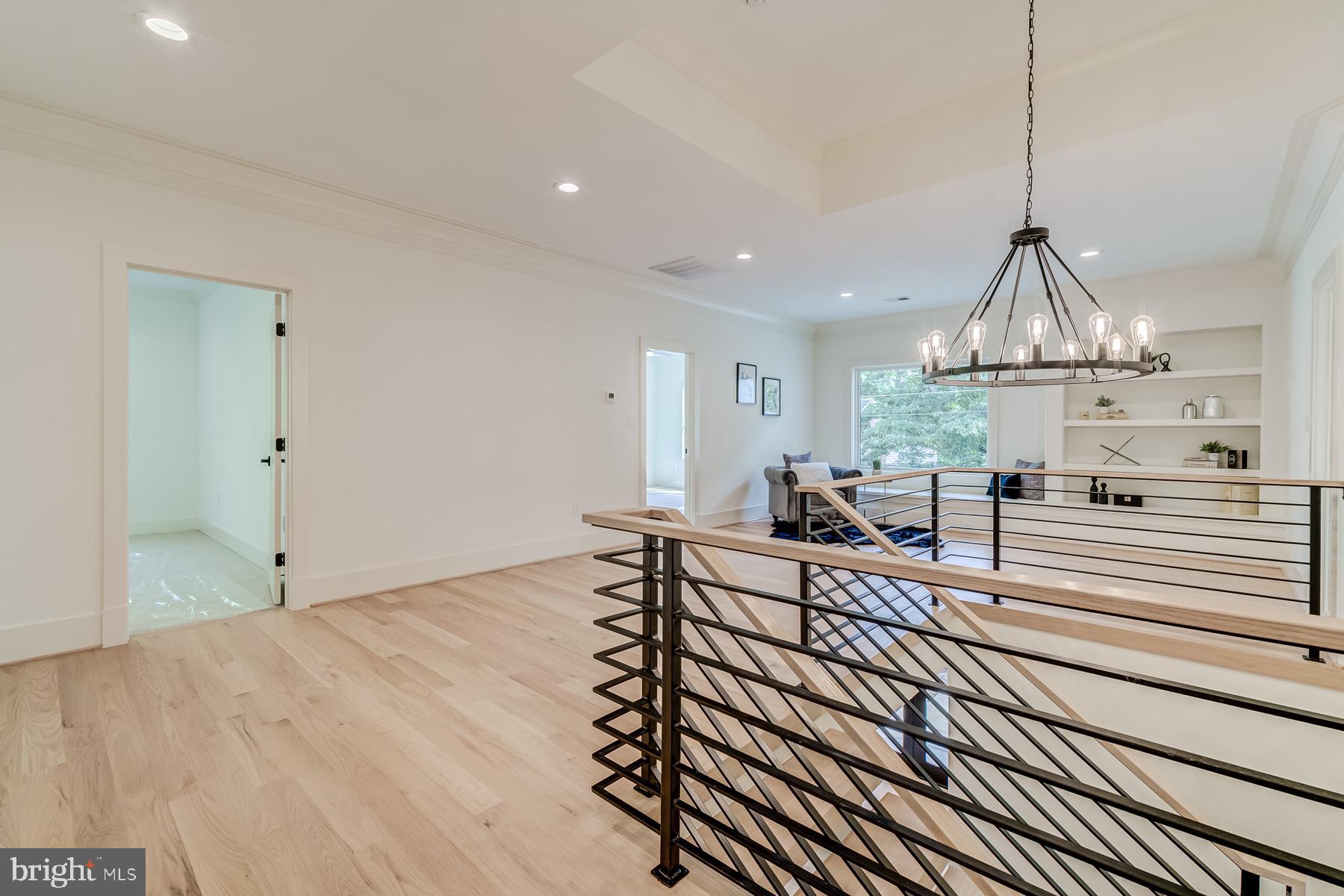 VIENNA WOODS - Residential