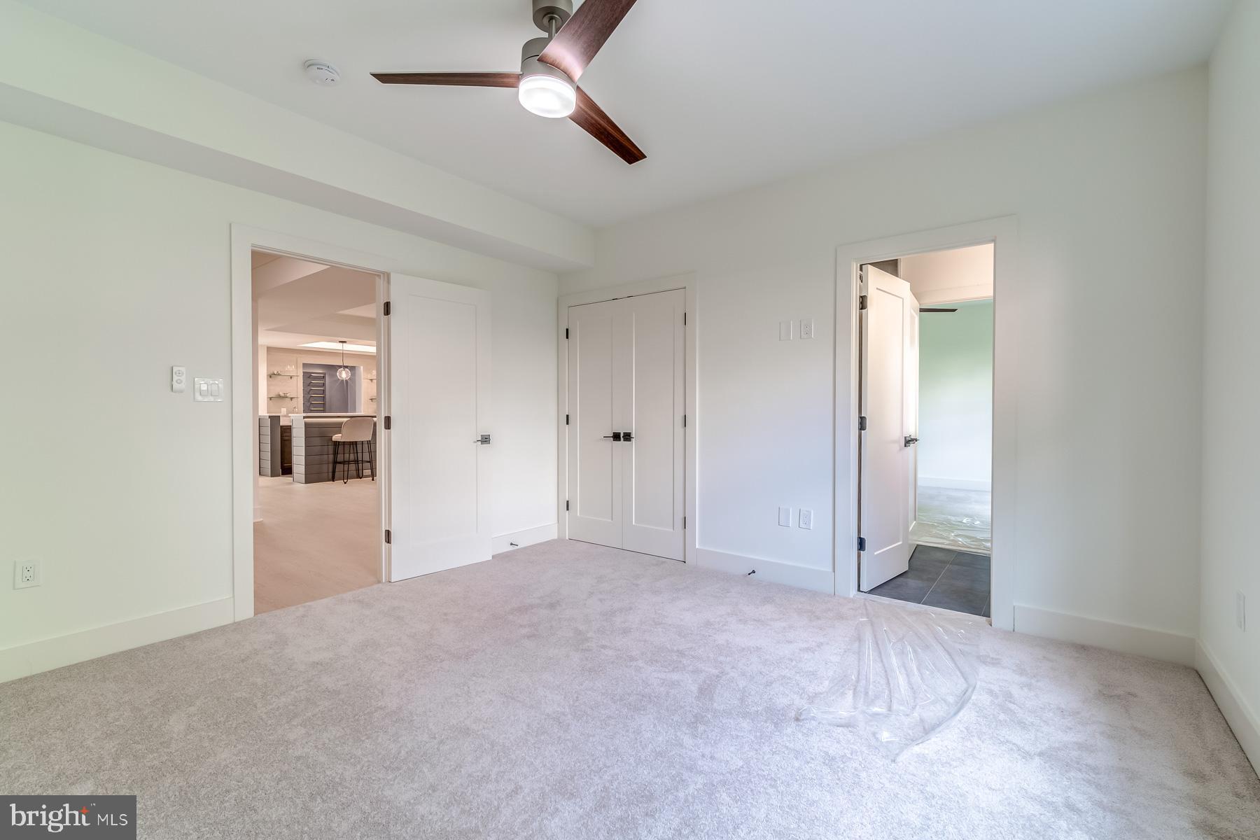 VIENNA WOODS - Residential