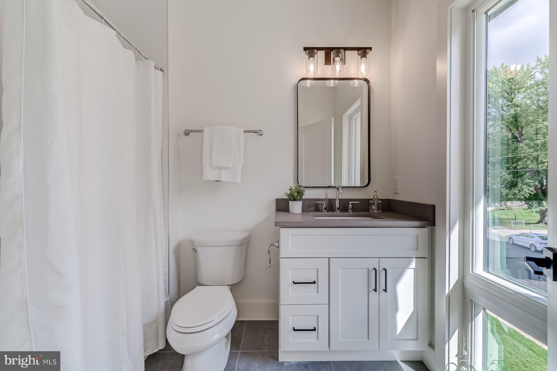 VIENNA WOODS - Residential