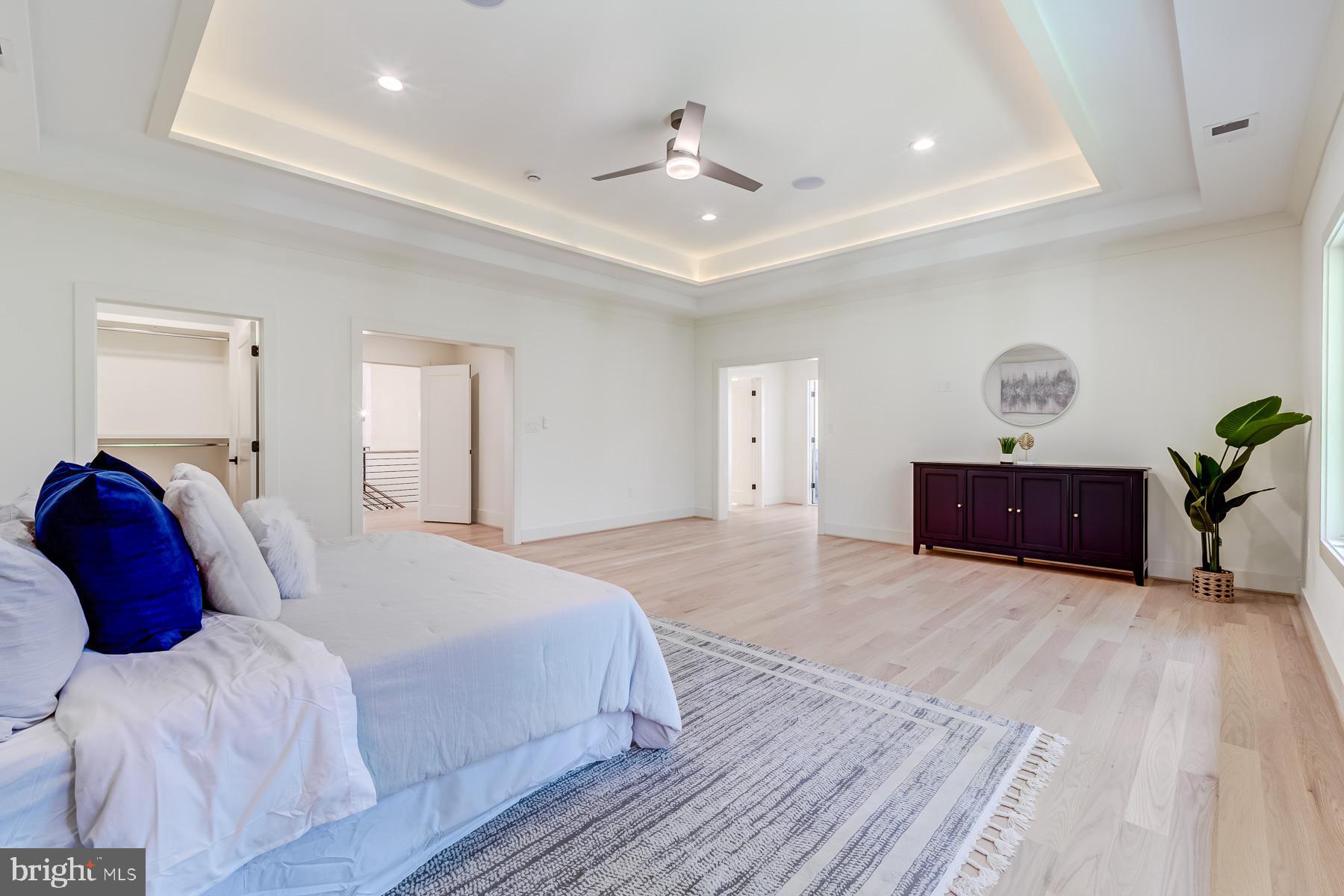 VIENNA WOODS - Residential