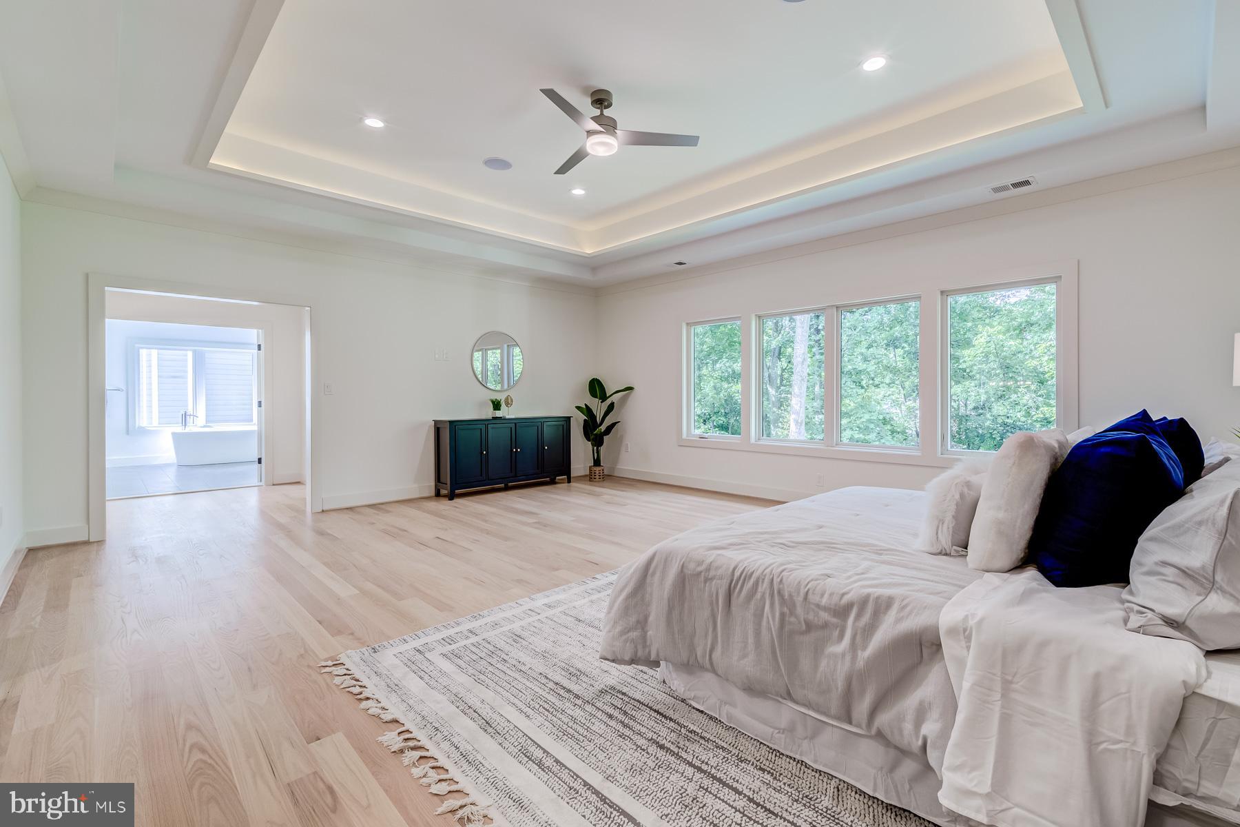 VIENNA WOODS - Residential