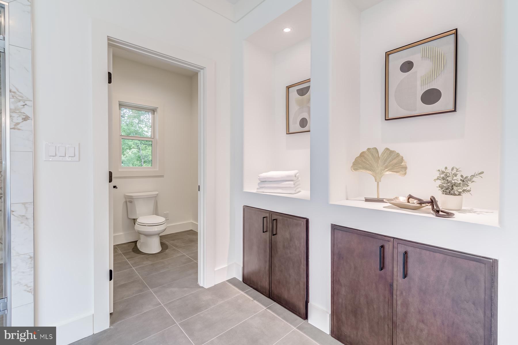 VIENNA WOODS - Residential