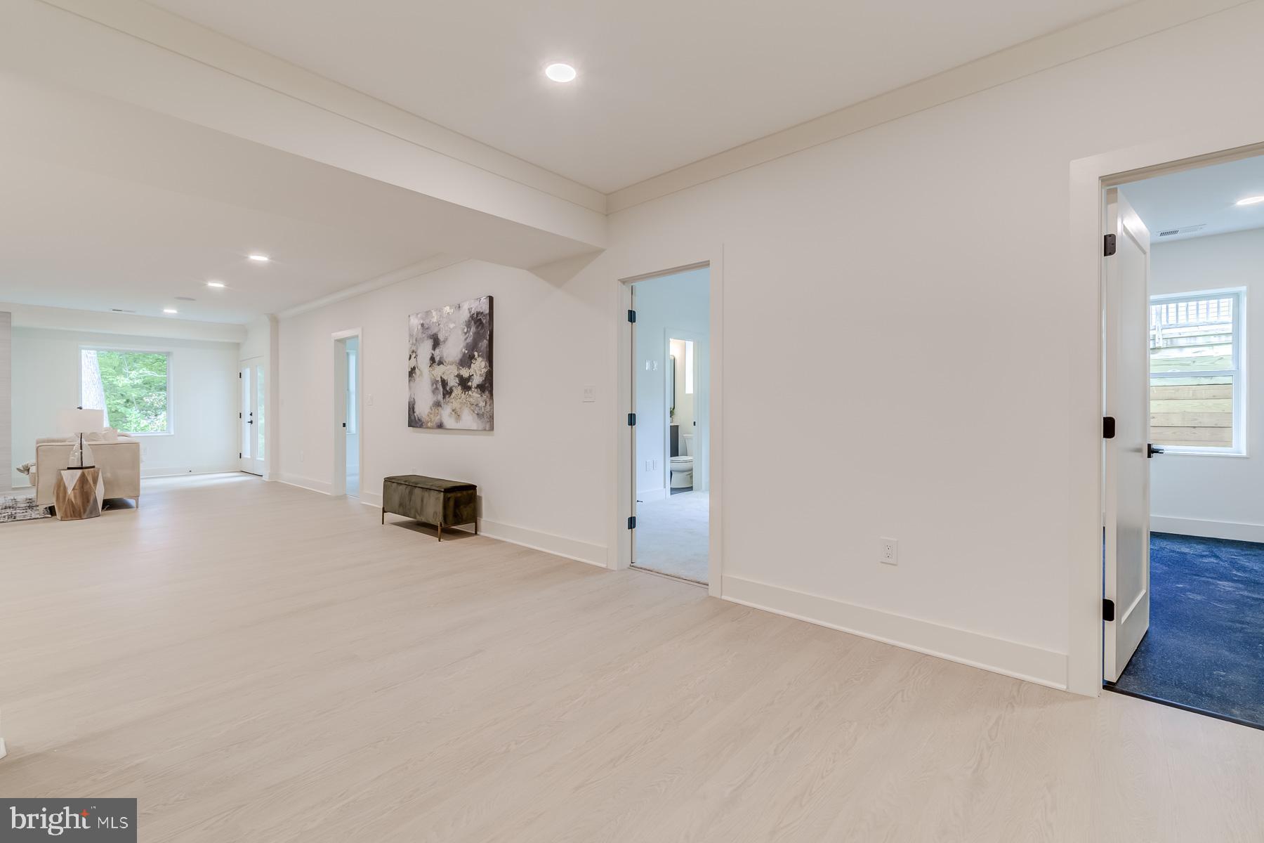 VIENNA WOODS - Residential