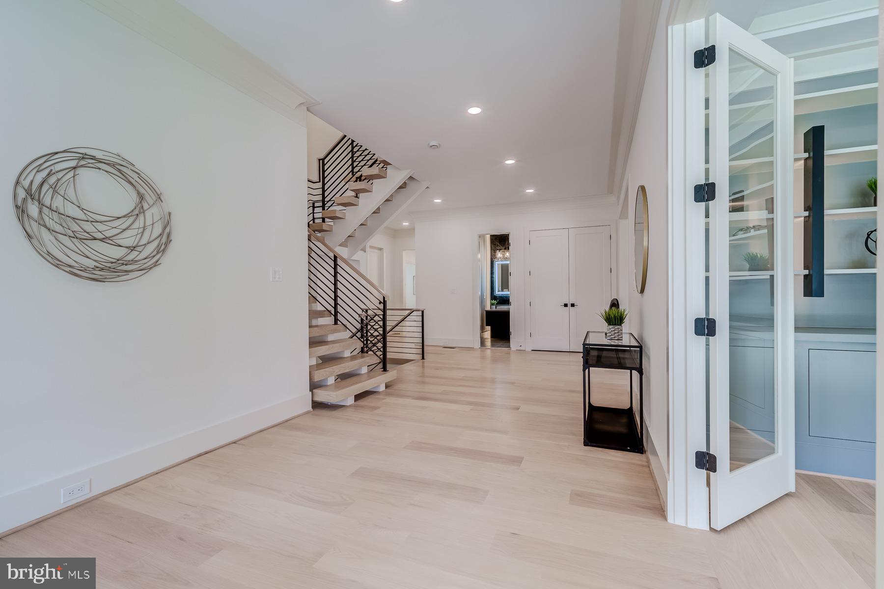 VIENNA WOODS - Residential