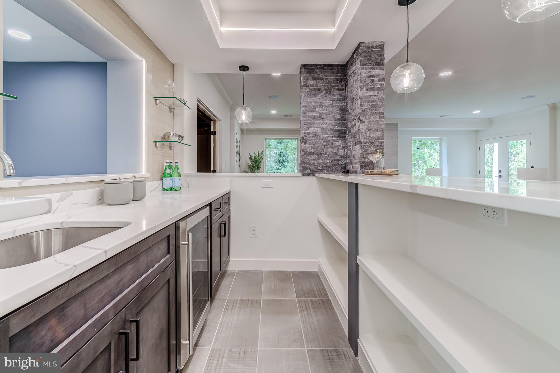 VIENNA WOODS - Residential