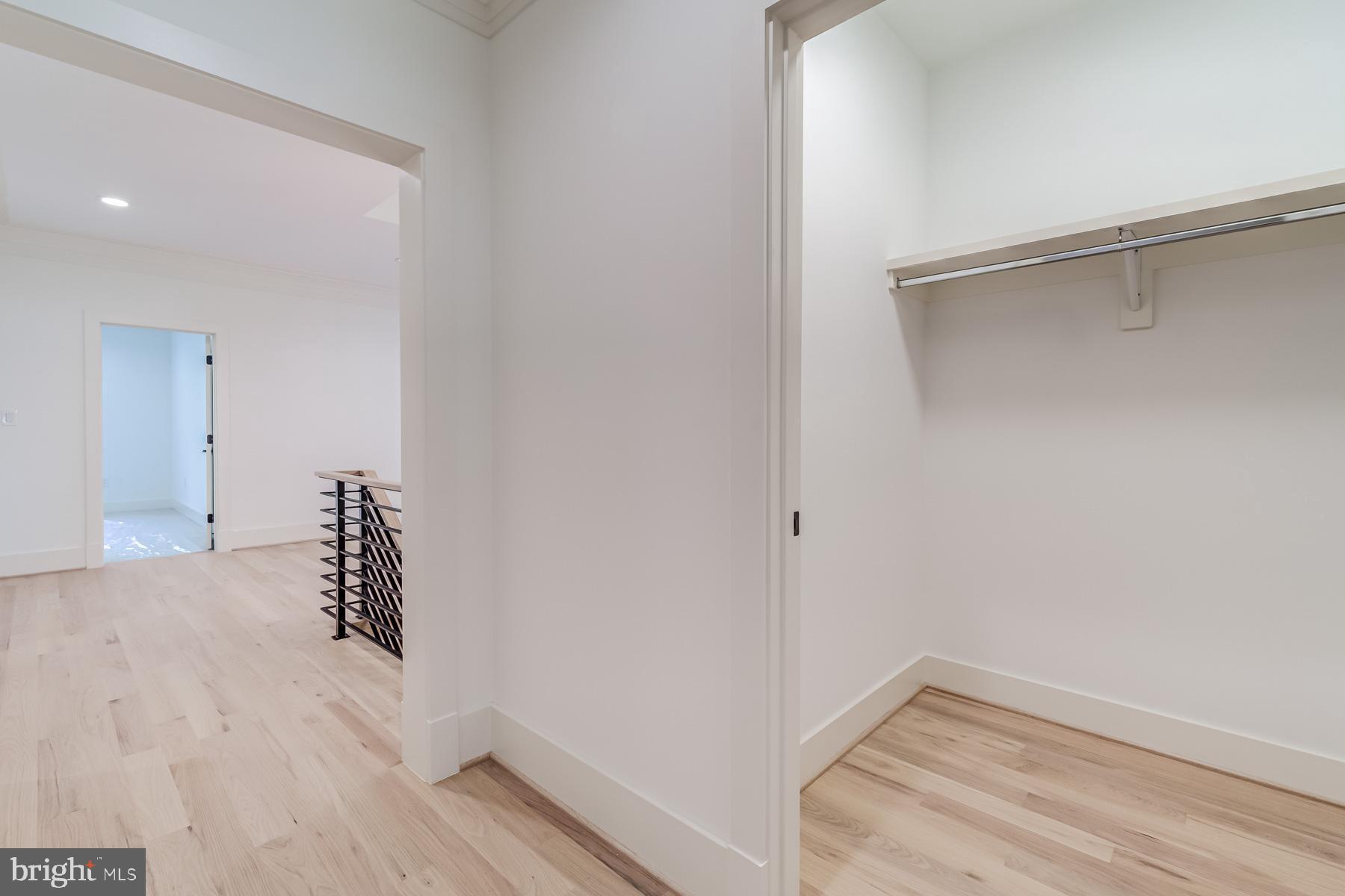 VIENNA WOODS - Residential