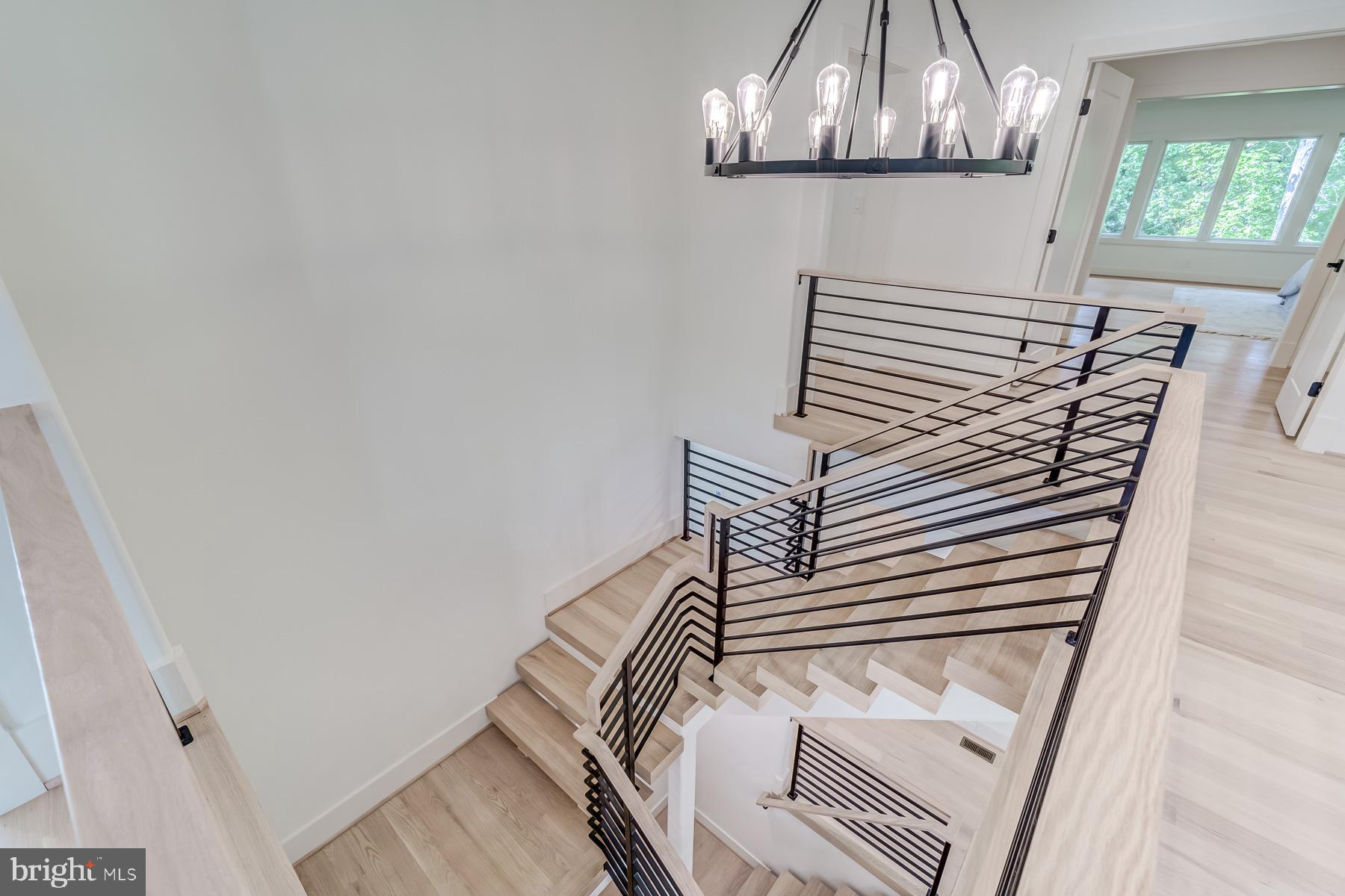 VIENNA WOODS - Residential