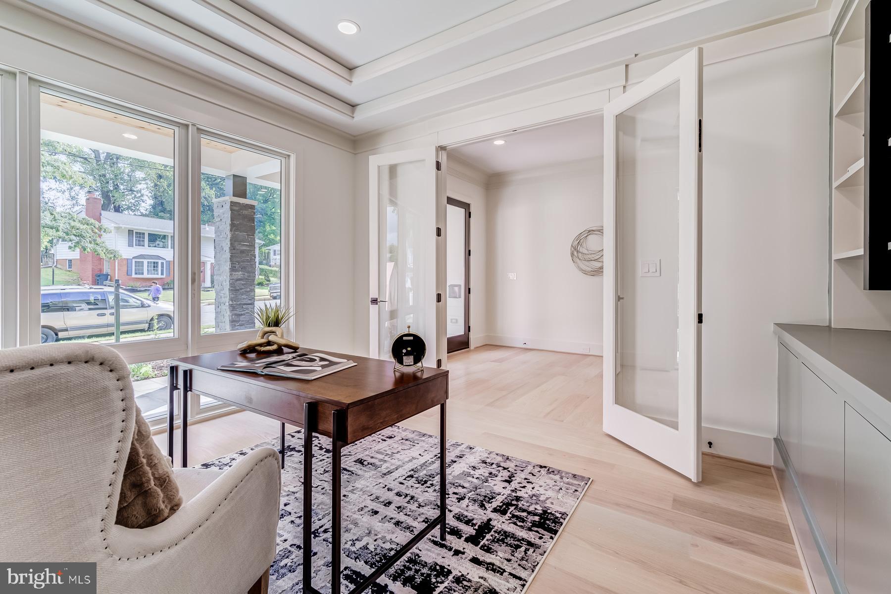 VIENNA WOODS - Residential