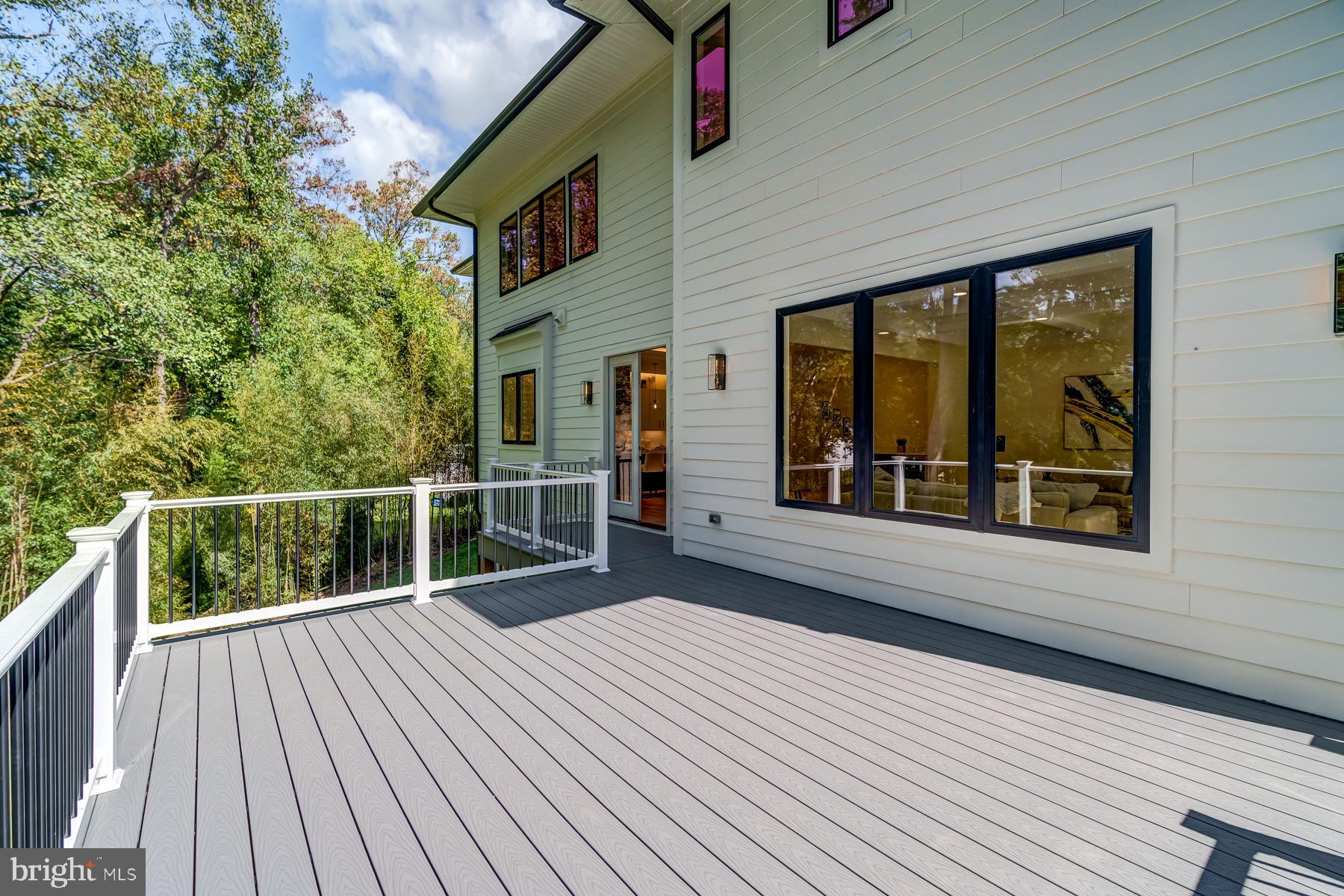 VIENNA WOODS - Residential