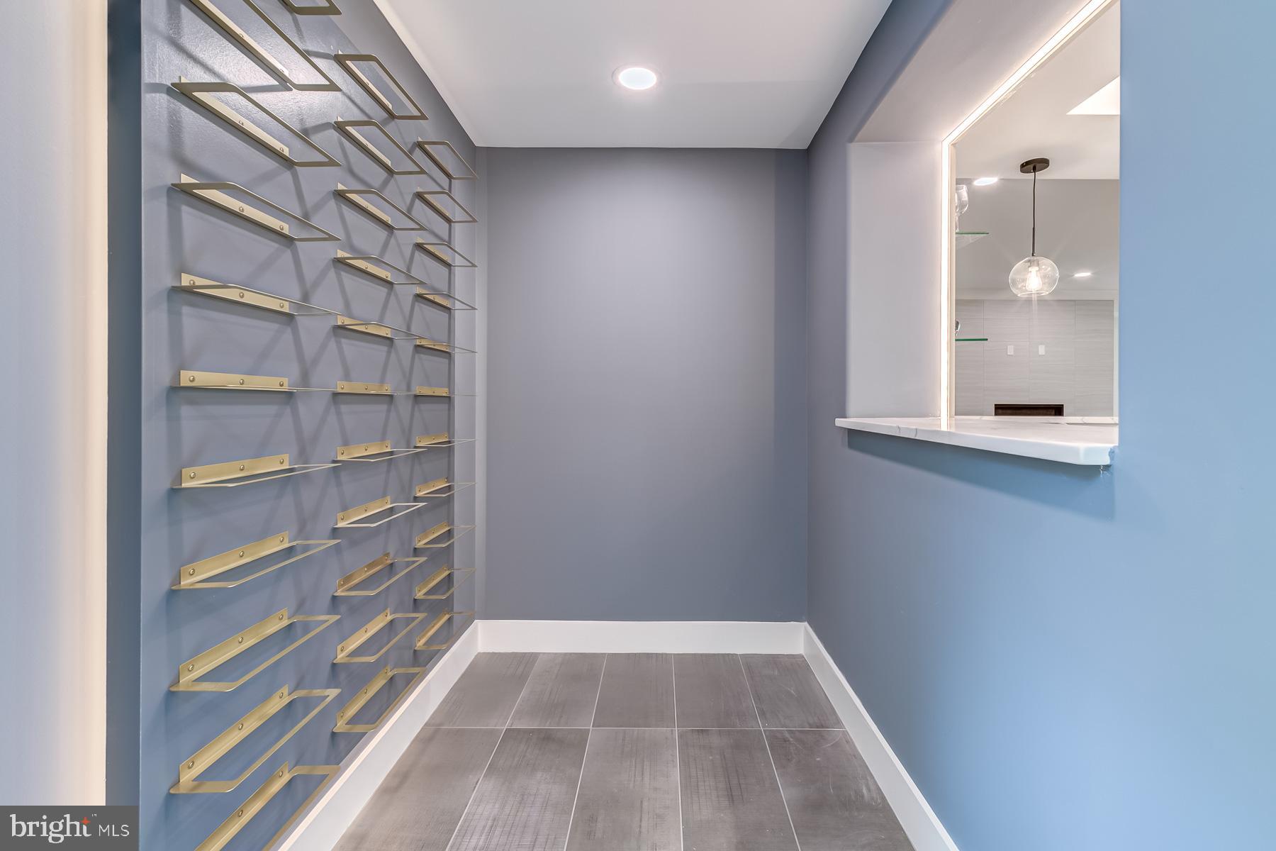 VIENNA WOODS - Residential