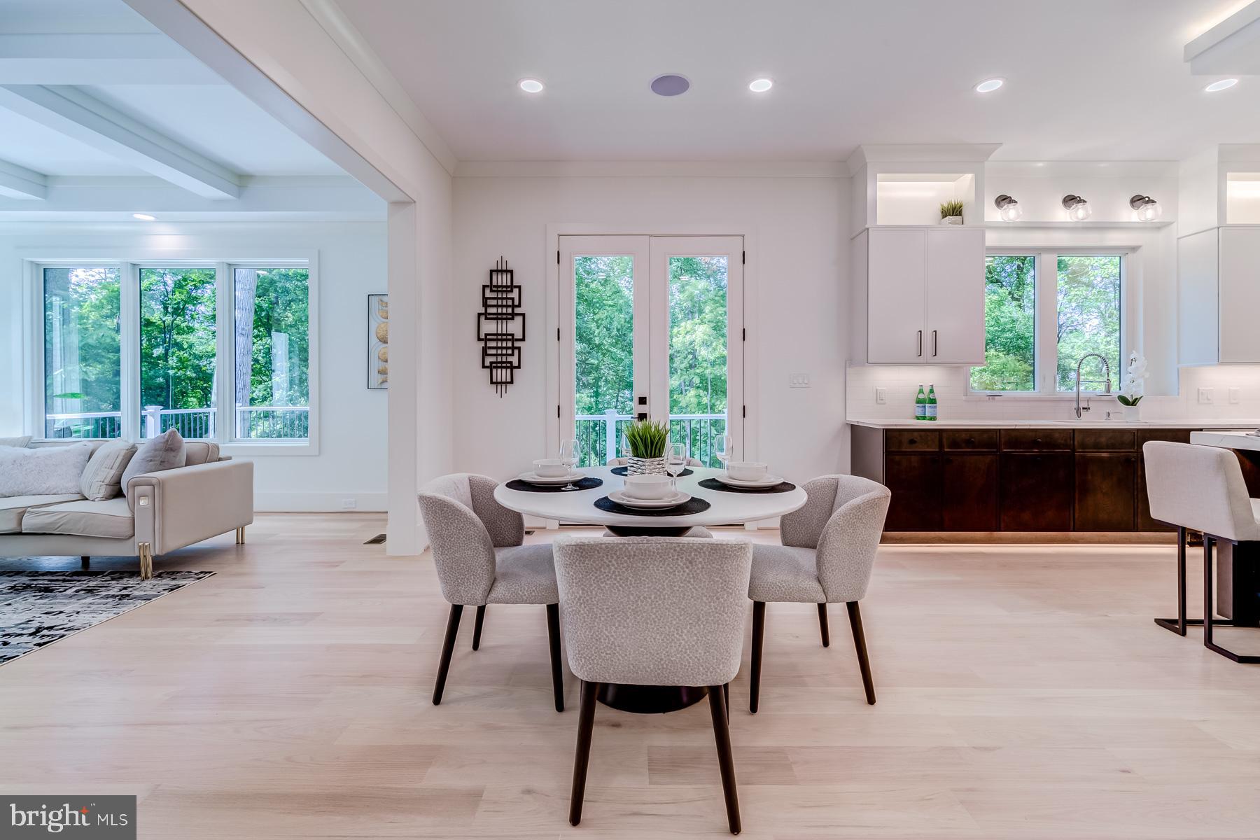 VIENNA WOODS - Residential