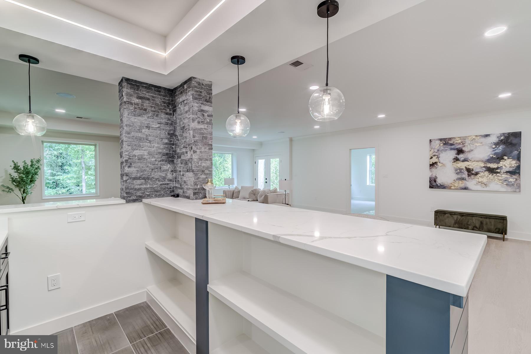 VIENNA WOODS - Residential