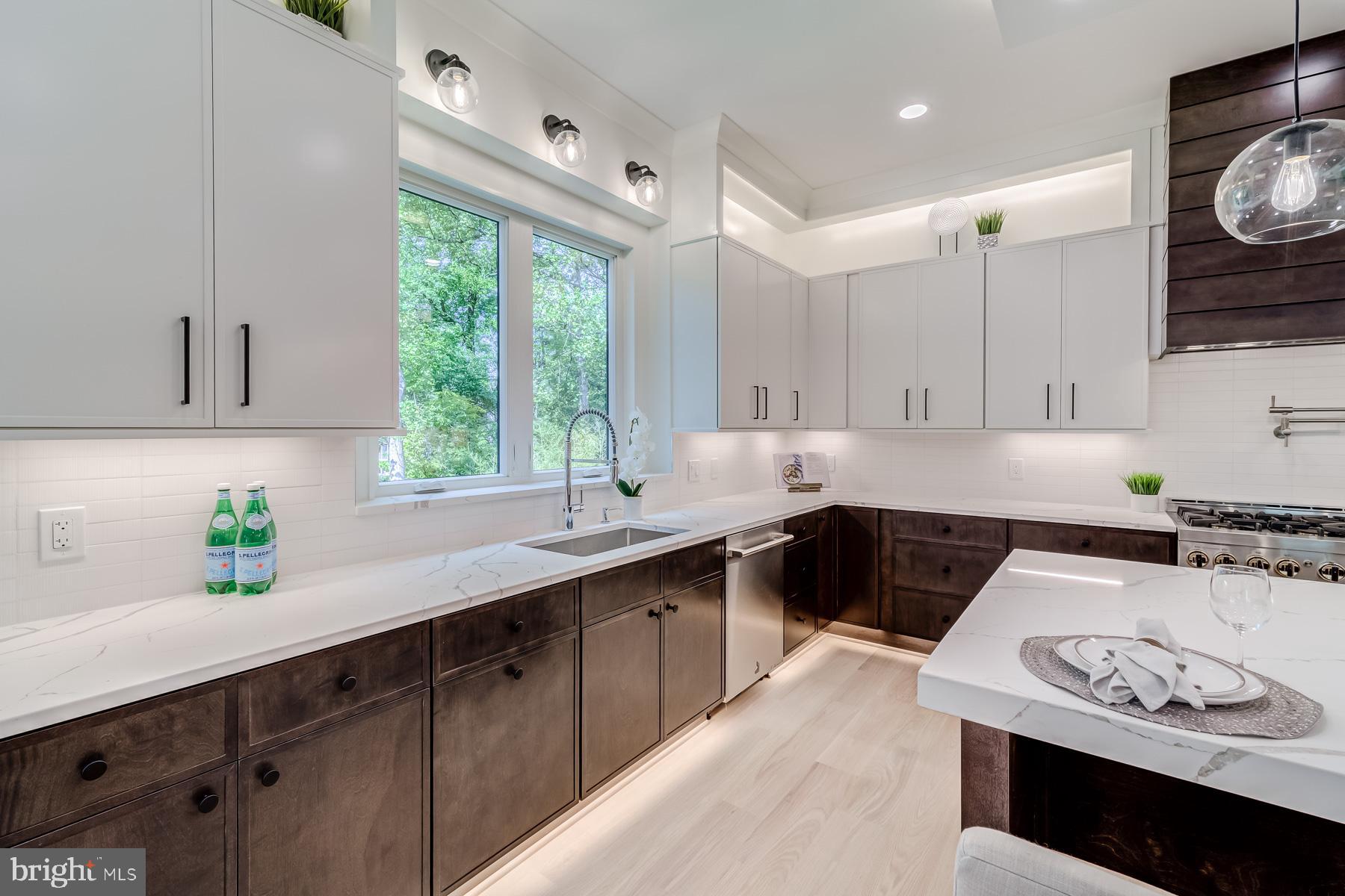 VIENNA WOODS - Residential