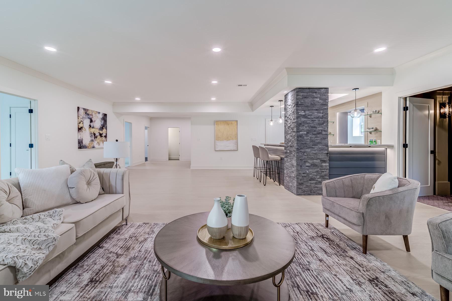 VIENNA WOODS - Residential